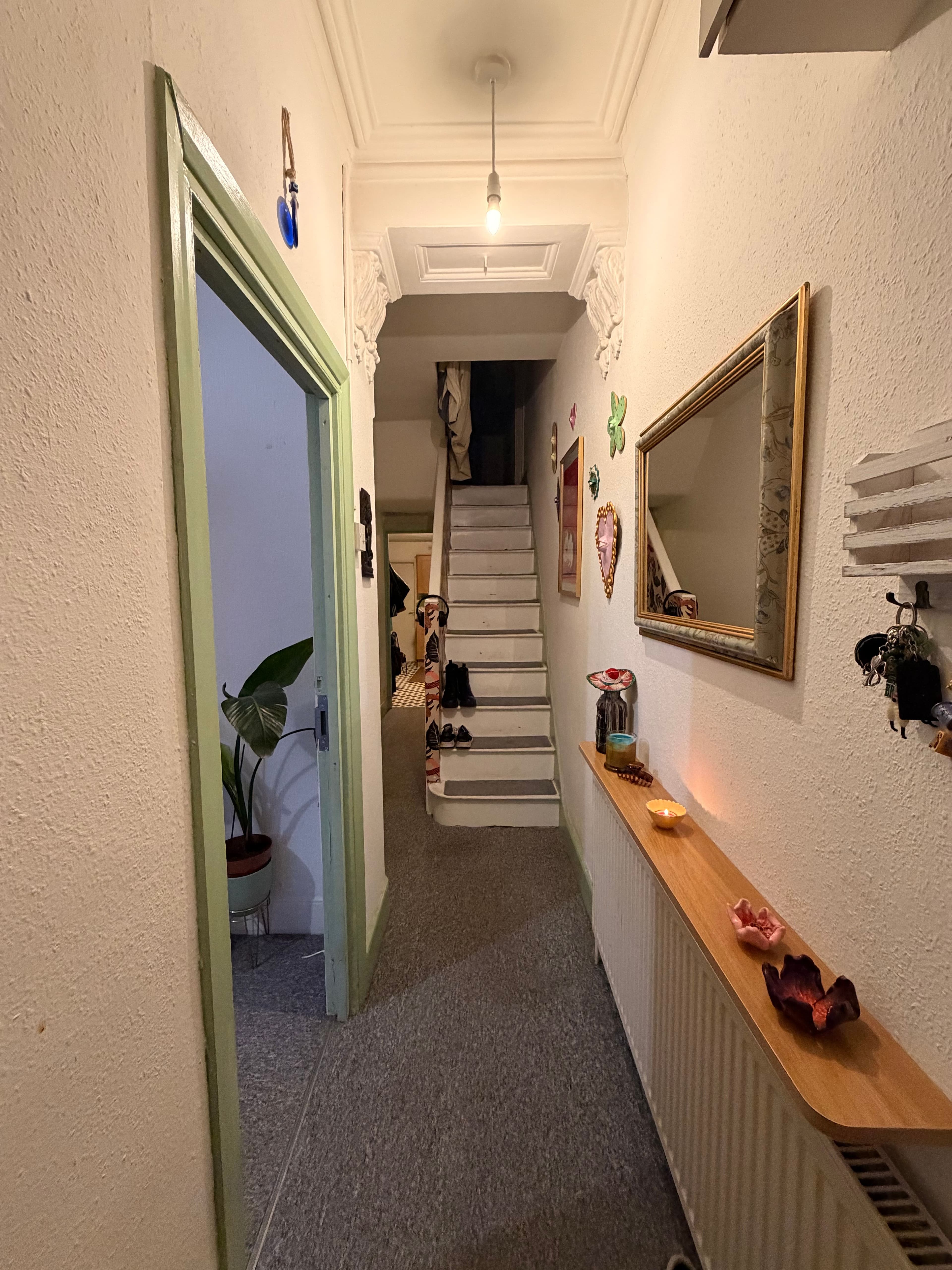Double Bedroom Available in cosy, creative home – Canning Town (E13) - photo 3