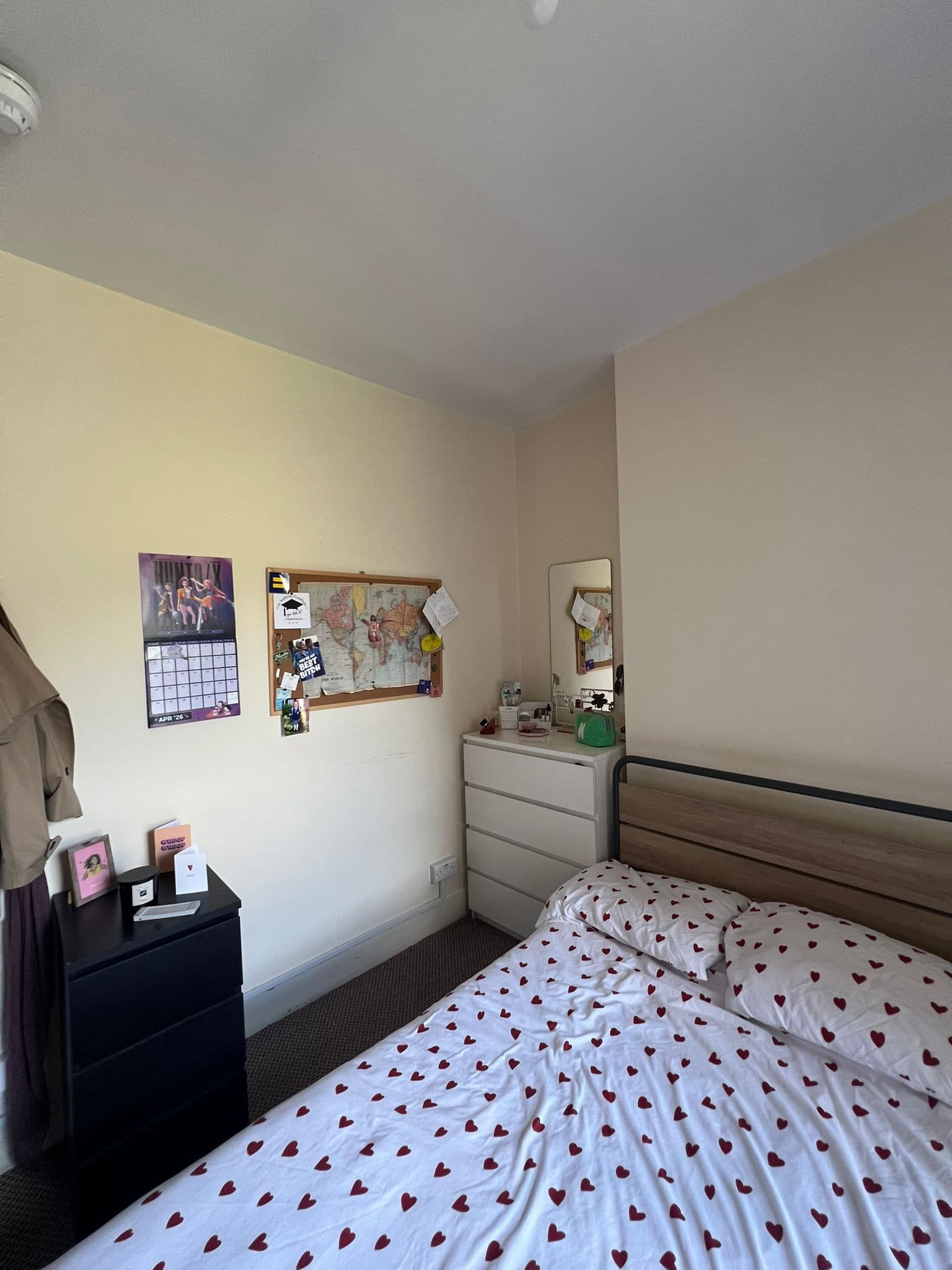 Spacious Double Room Available in Southfields – 10 Minutes Walk from the Tube! - photo 2