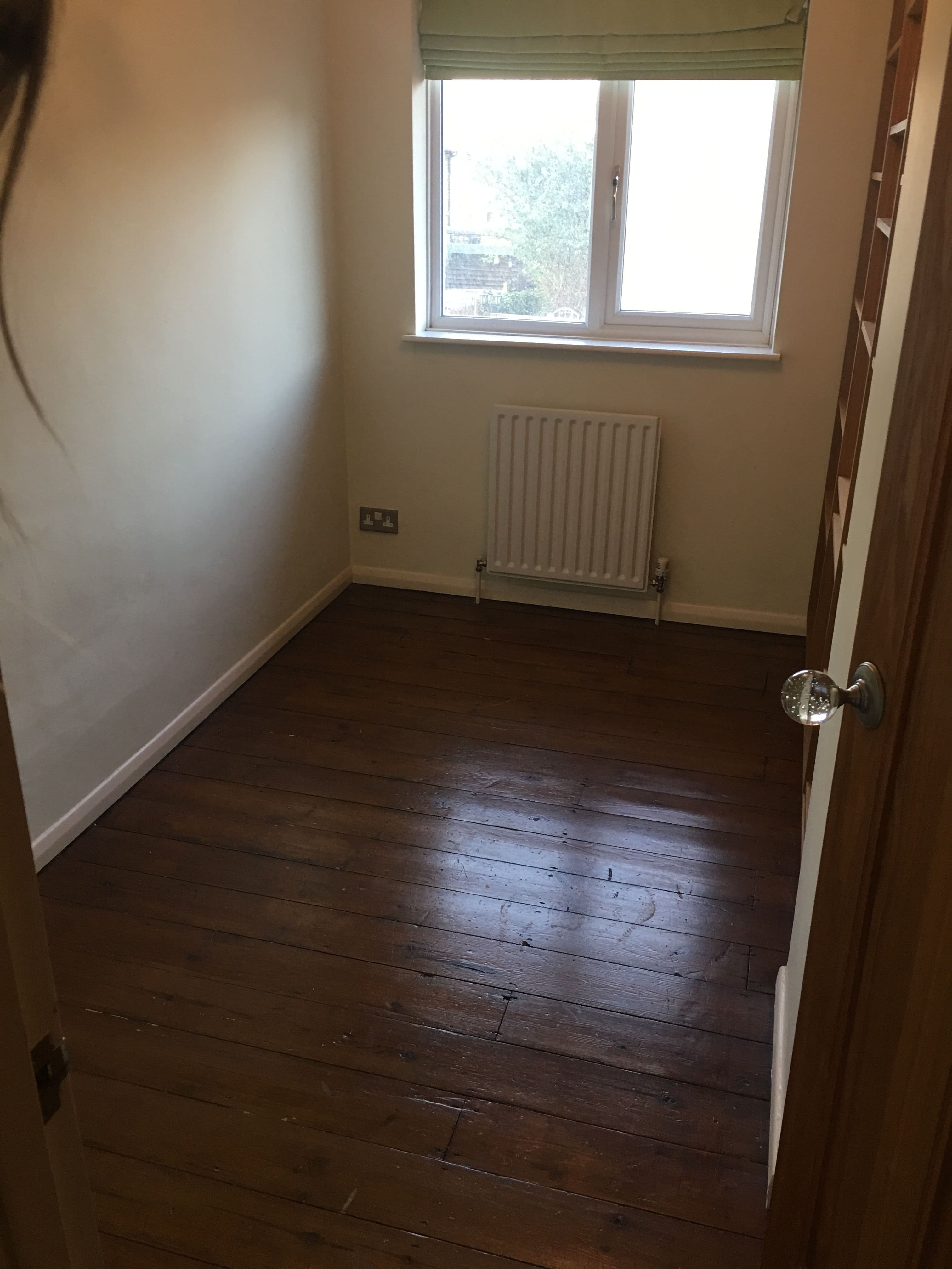 Lovely room in 3-bed house share east london - photo 2