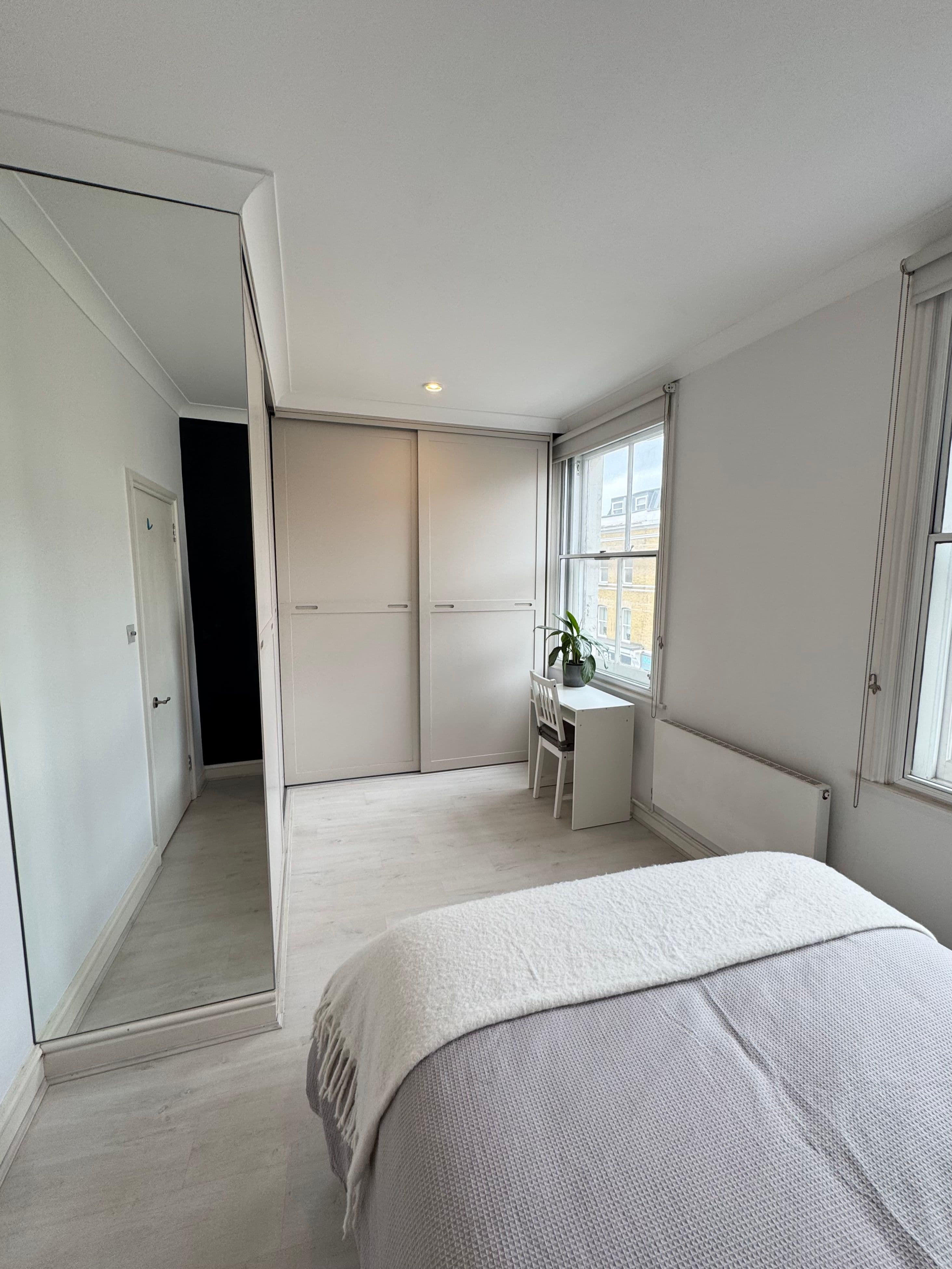 Luxury Double Room | Battersea Park | Clapham JCT — photo 4