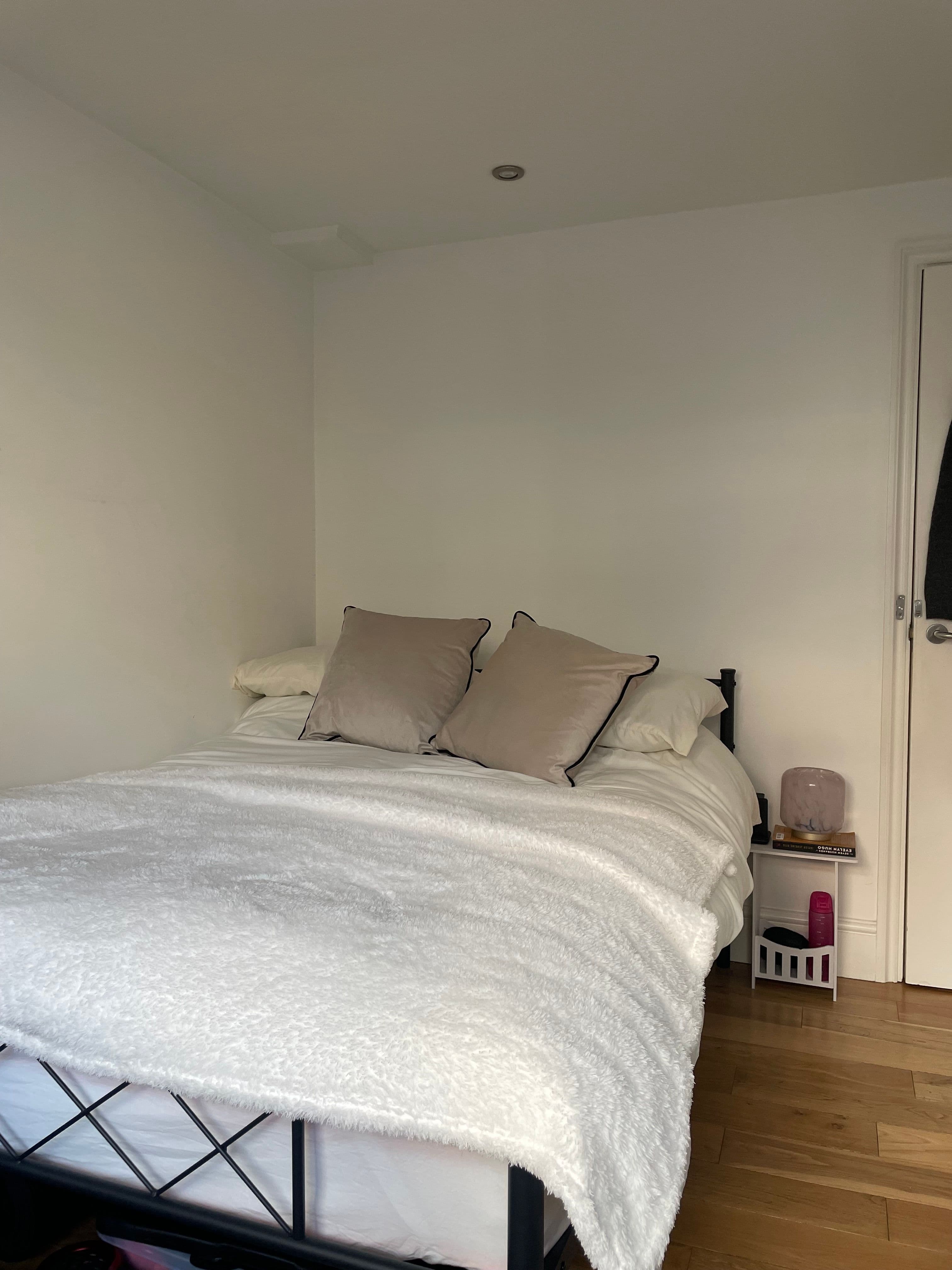 Room in Stamford Hill - photo 1