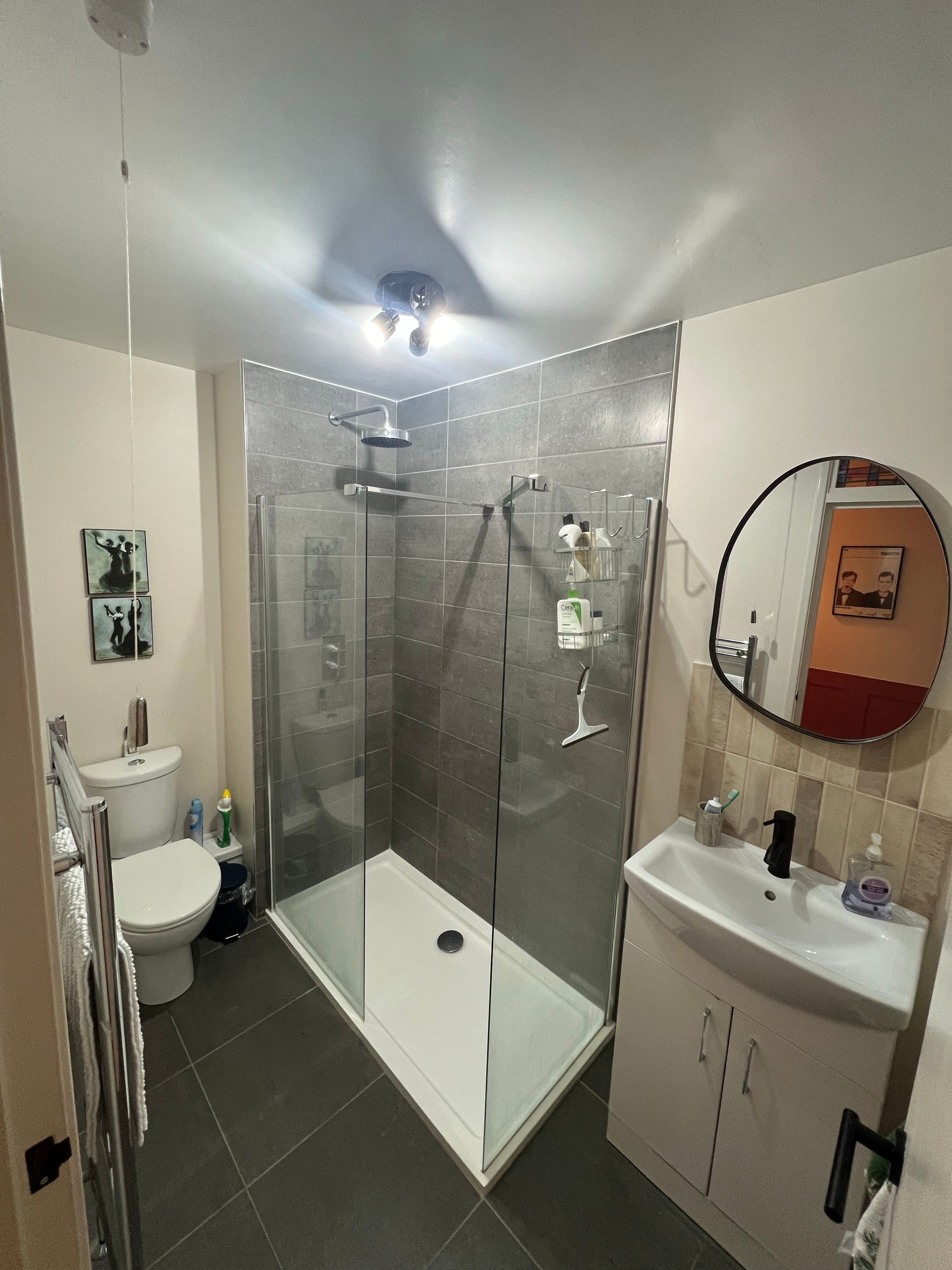 1 Bed Flat in Leafy Teddington - Bills Included — photo 2