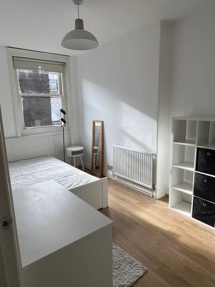 Dream double bed in best location Marylebone — photo 1