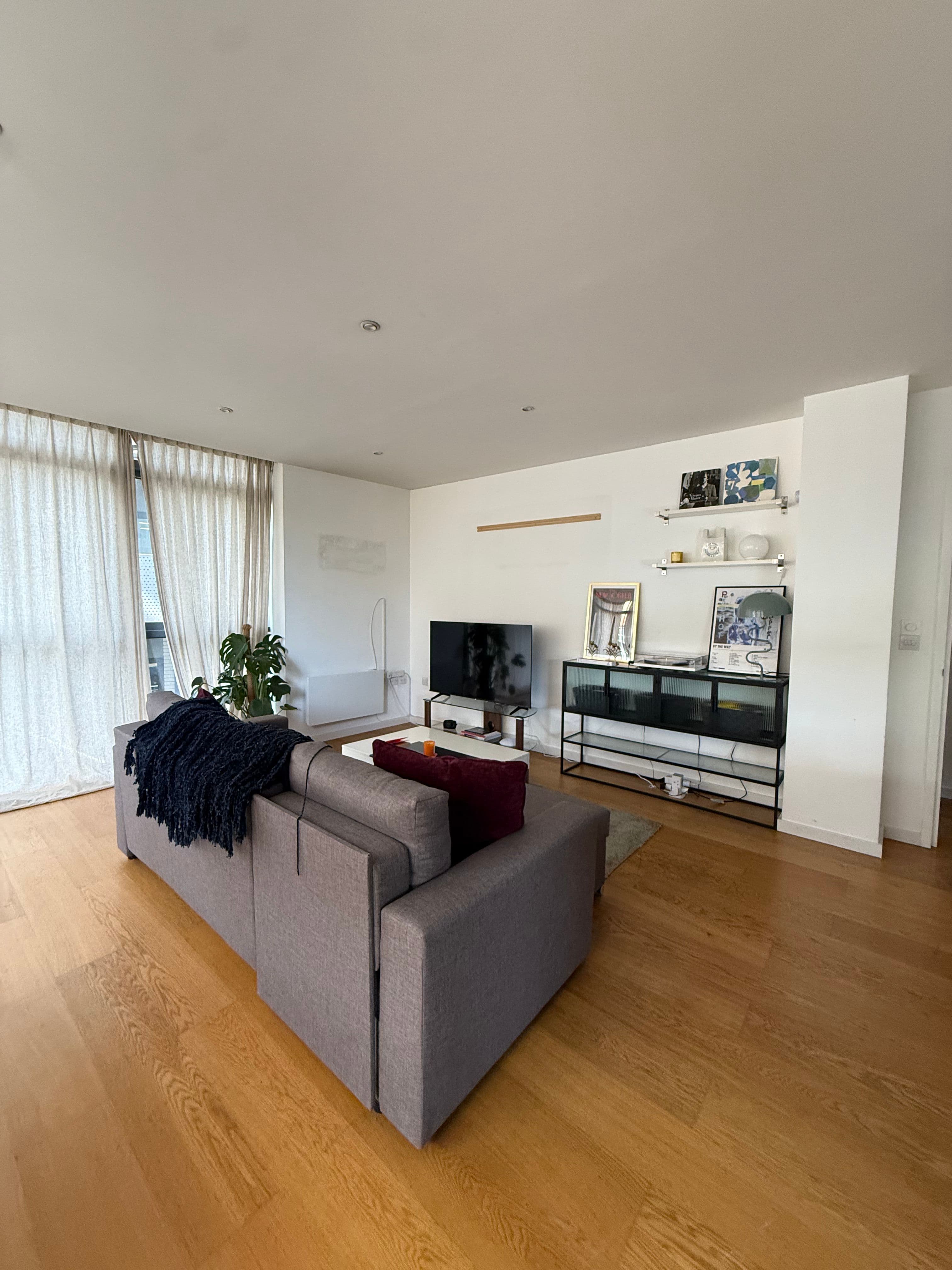Wonderful Double Room (with its own bathroom) available in London Bridge! - Available from AUG 1st - photo 3