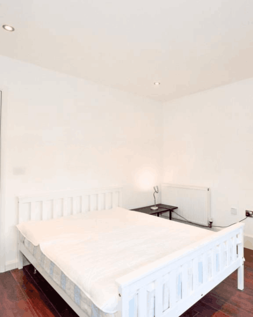 Lovely double room available in East London - photo 3