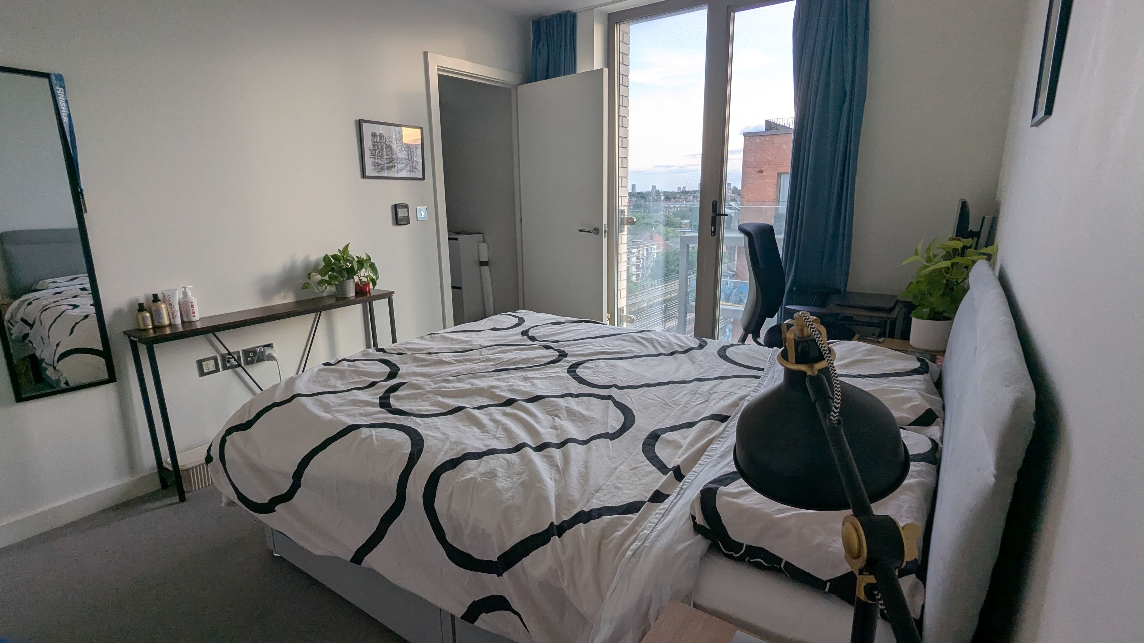 Large Double Room - Sixth Floor West Hampstead - photo 2