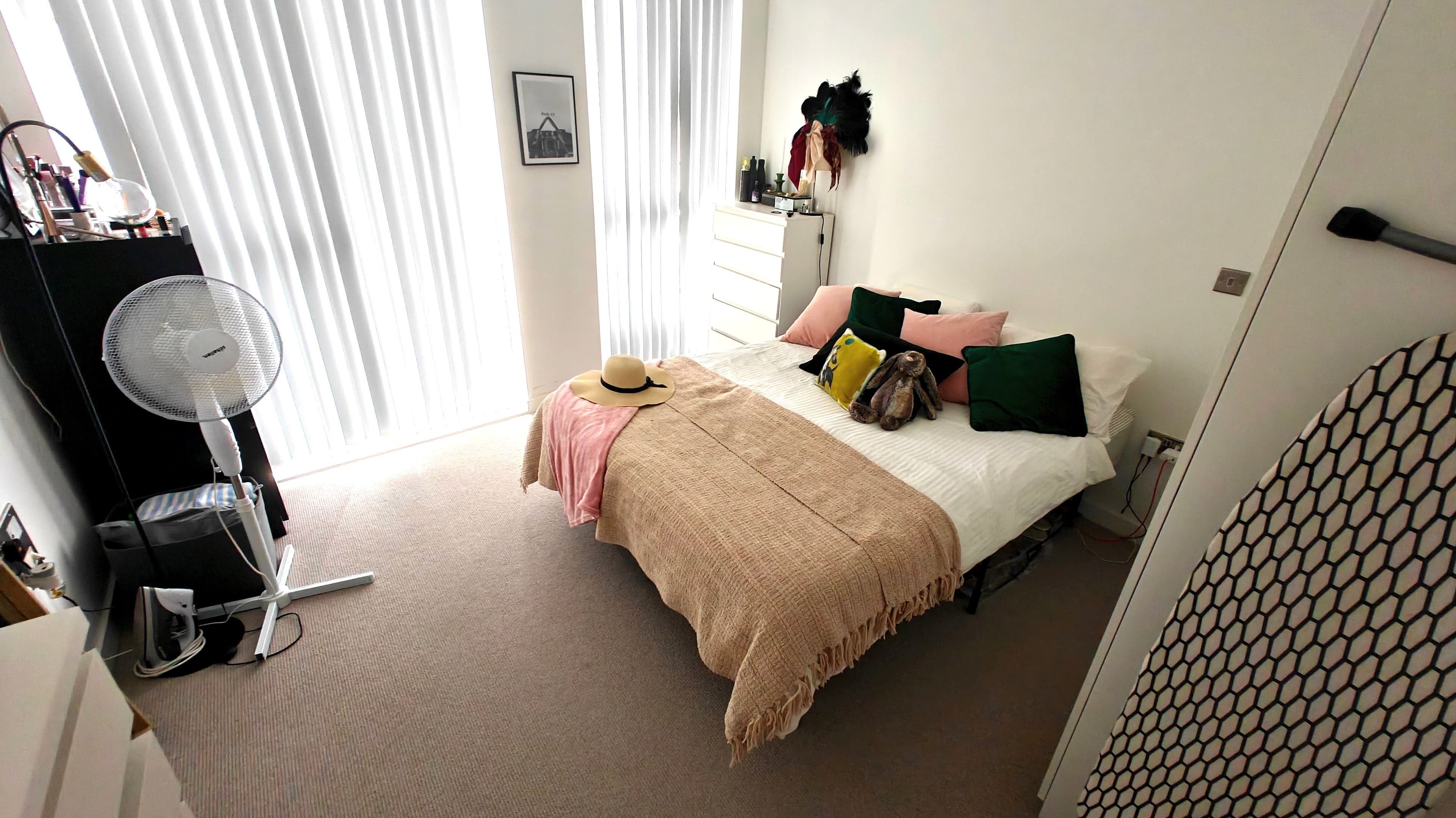 Double Room in 2Bed 2Bath Apartment - photo 1