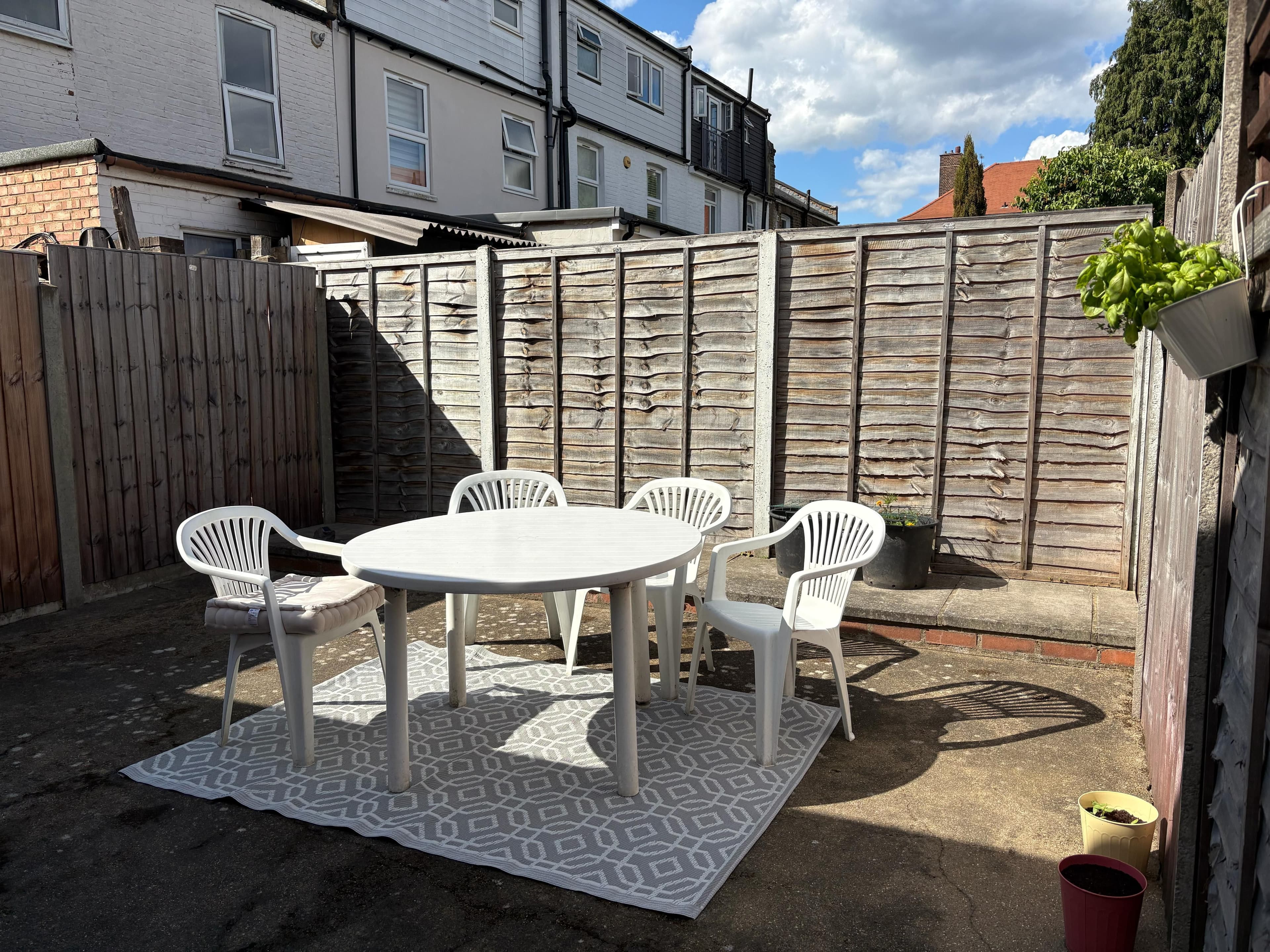 1 ROOM IN WOOD GREEN AVAILABLE - photo 1