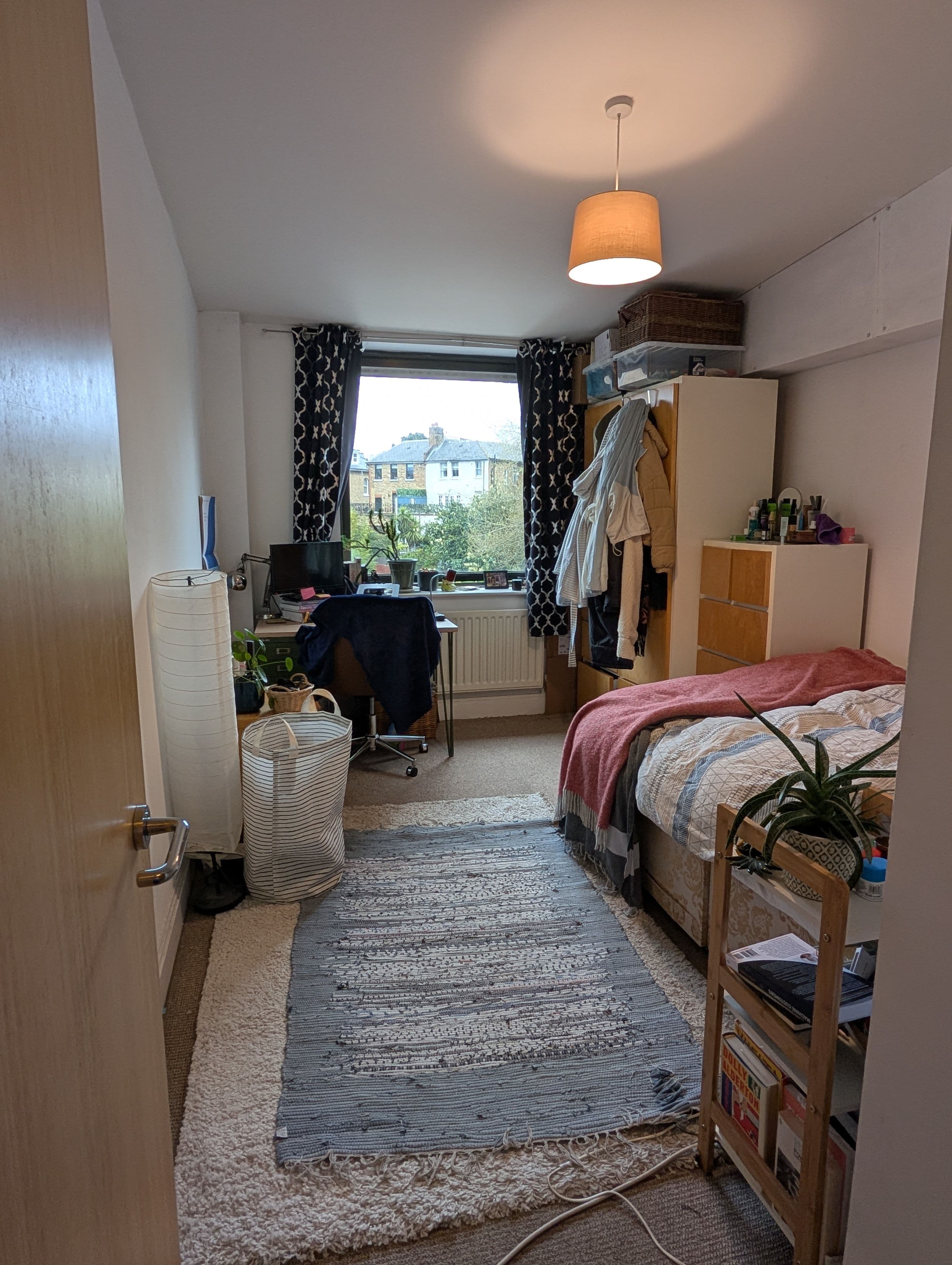 Double Bedroom available in East Dulwich Flatshare - photo 1