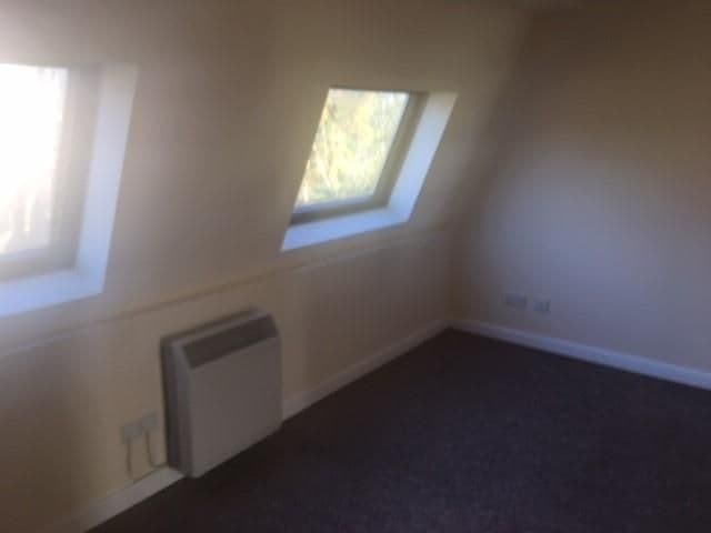 Large unfurnished double room in West London - photo 3