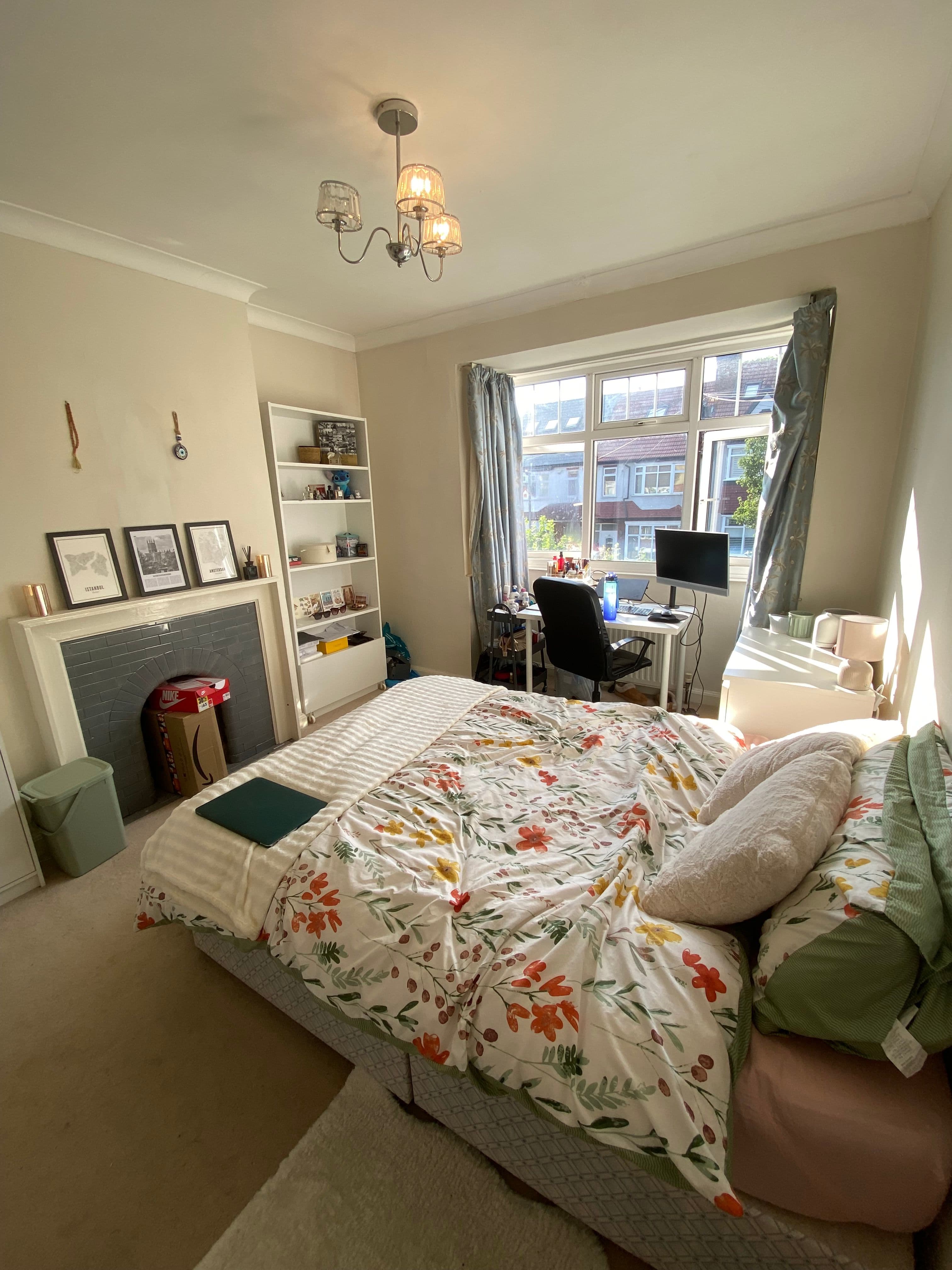 Bright and sunny double room available in 4-Bed house in Tooting Bec! ☀️ — photo 1