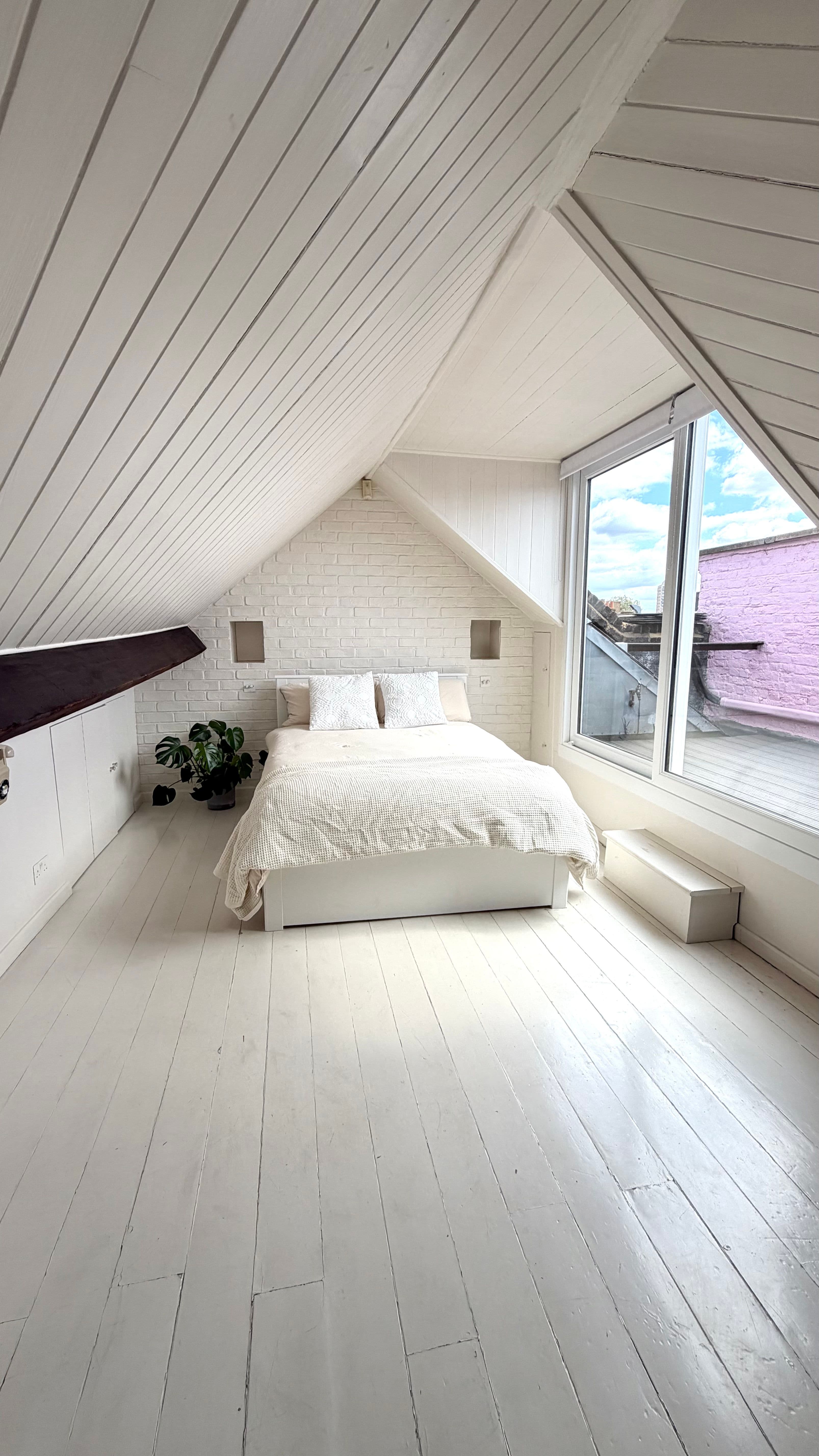 LARGE ENSUITE | PRIVATE BALCONY | BATTERSEA PARK — photo 1