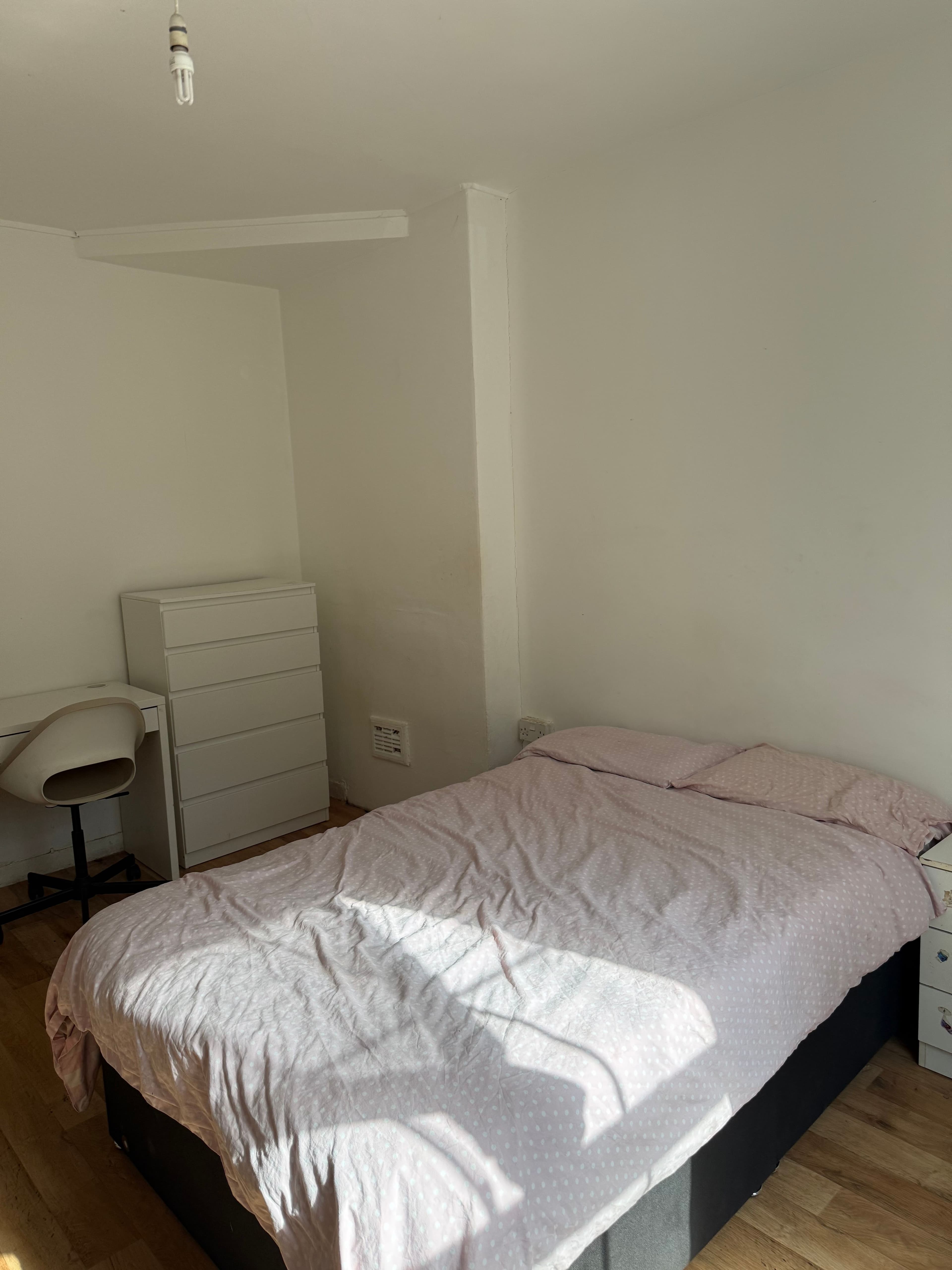 Beautiful Large Double Room | Elephant & Castle | All Bills Included — photo 1