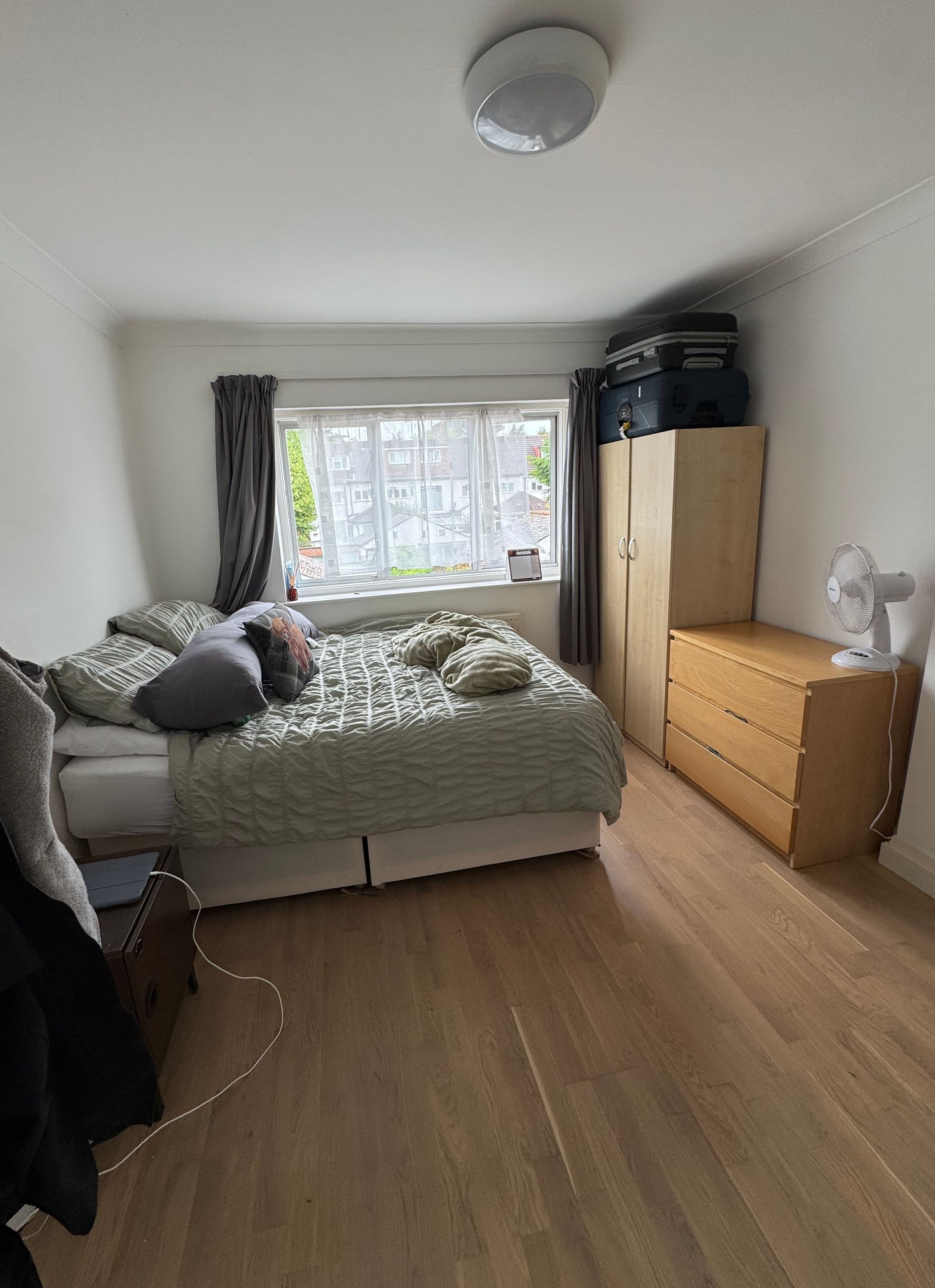URGENT- Double Room Available in Acton — photo 1