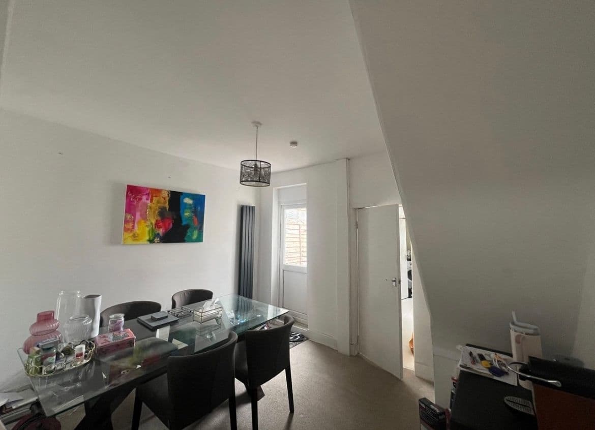 Room in Stratford available for rent £1,100 (excluding bills) - photo 3