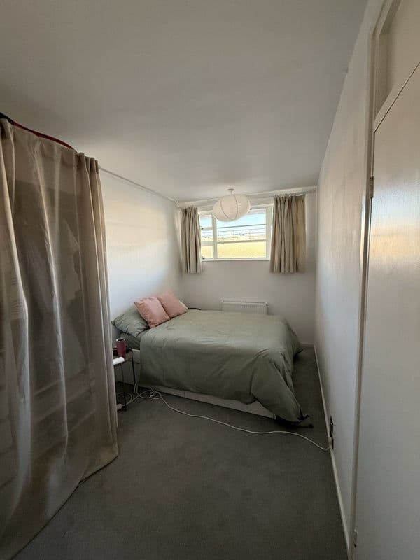 Cosy double room in two-bed flat share | 2 mins from Richmond station - photo 2