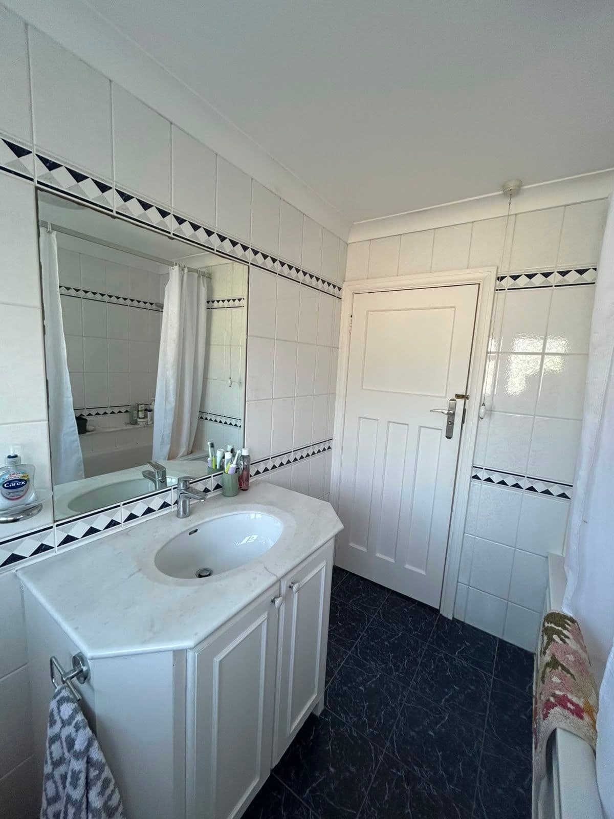 URGENT- Double Room Available in Acton — photo 4