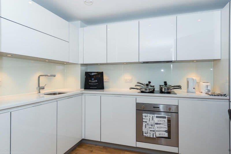 Bright Double Room with Private Bathroom near Oval — photo 3