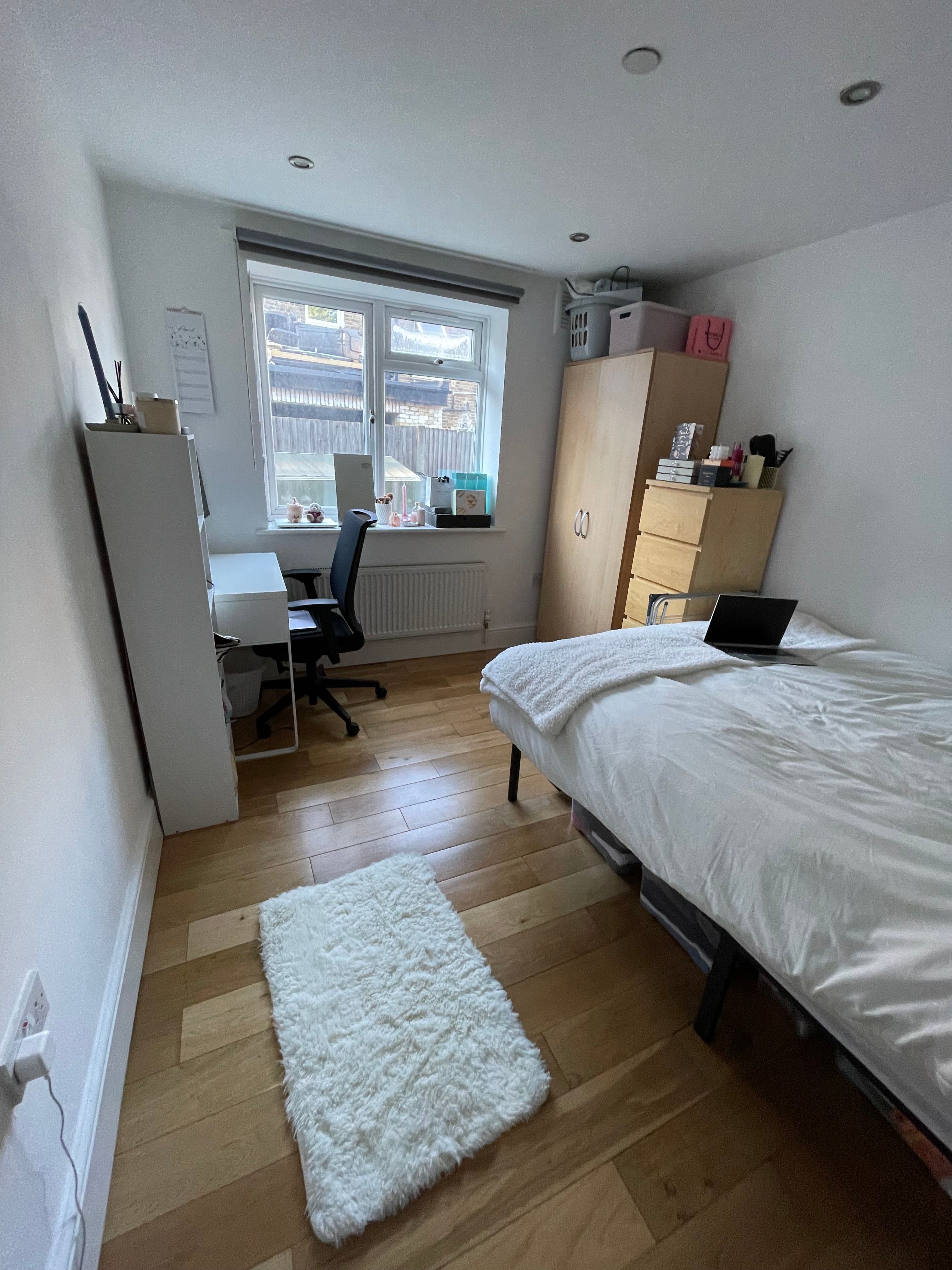 Room in Stamford Hill - photo 2