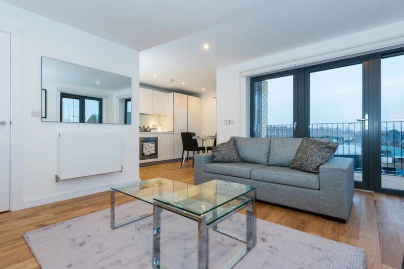 Bright Double Room with Private Bathroom near Oval — photo 1