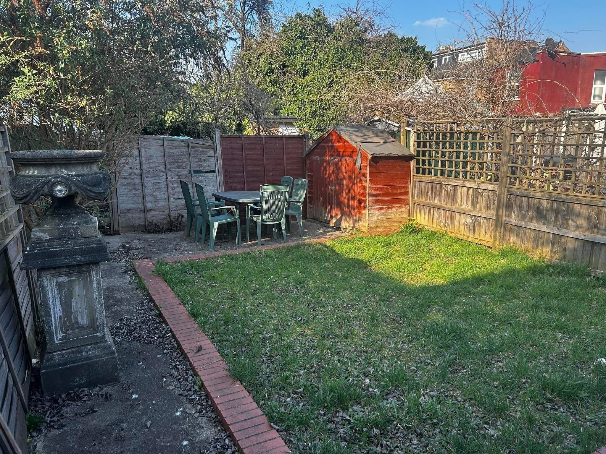 Double room, en-suite, full furnish, garden girlie flat - photo 4