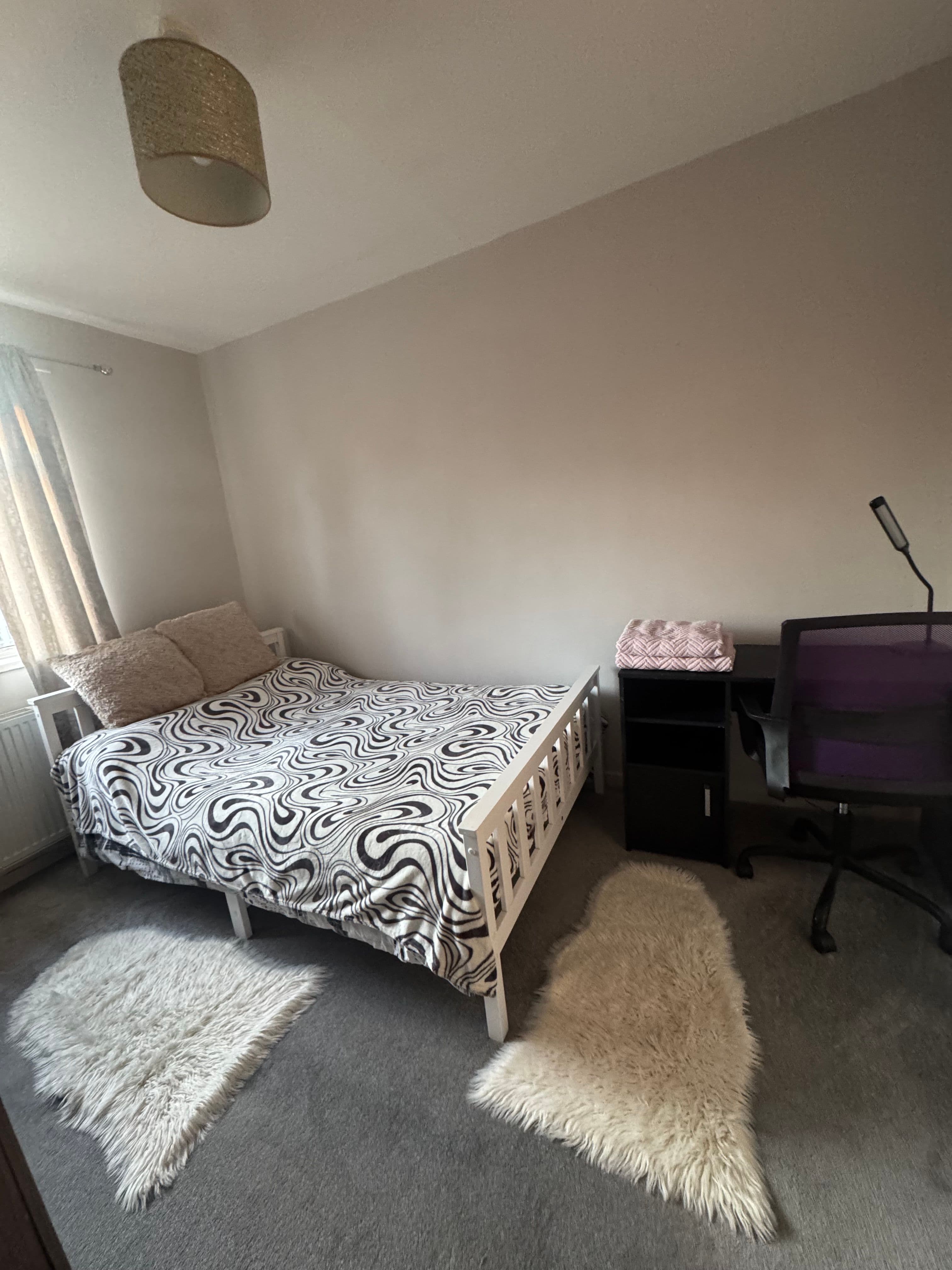 Bright room in Roehampton, near Putney - photo 4