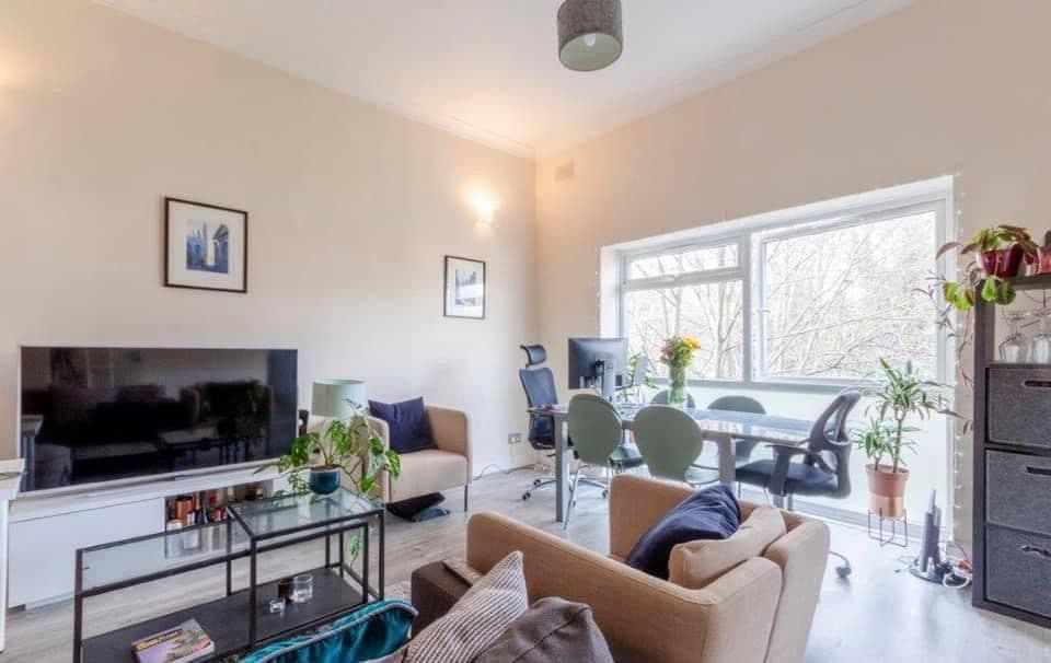 Stunning 3 bed gem with garden - photo 1