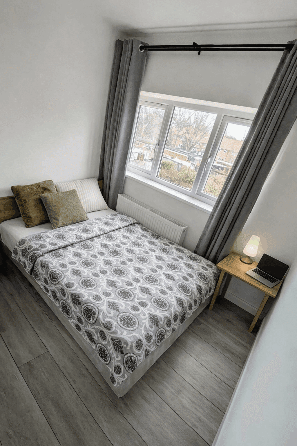 Comfortable Double Room – Eltham Se9 5na 📍 Eltham Palace Road, Mottingham, London 👤 Single Occupancy - photo 1