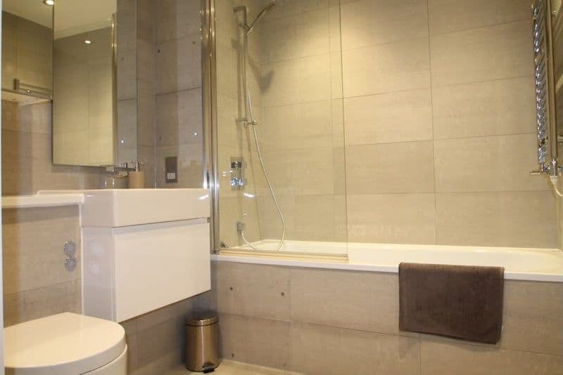 Double room for £760pcm in Woolwich Arsenal — photo 3