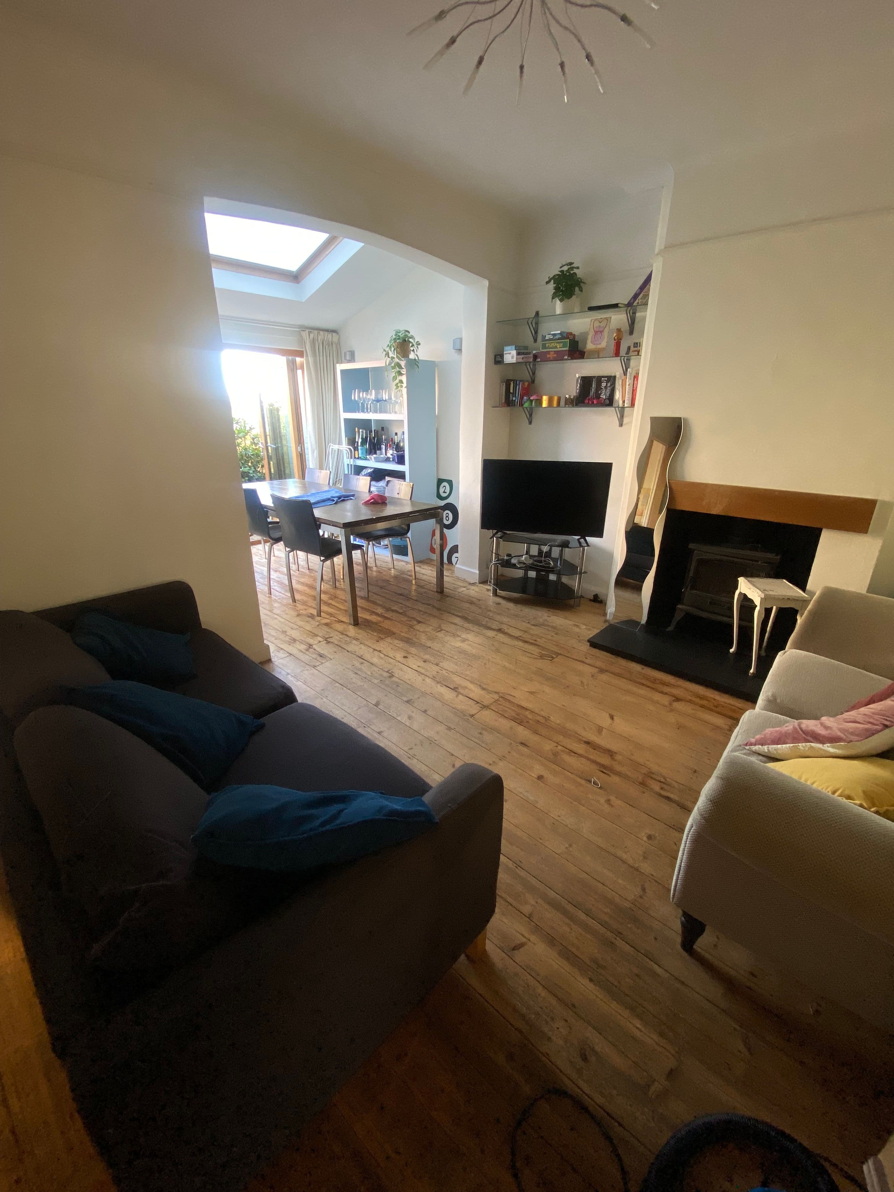 Bright and sunny double room available in 4-Bed house in Tooting Bec! ☀️ — photo 2