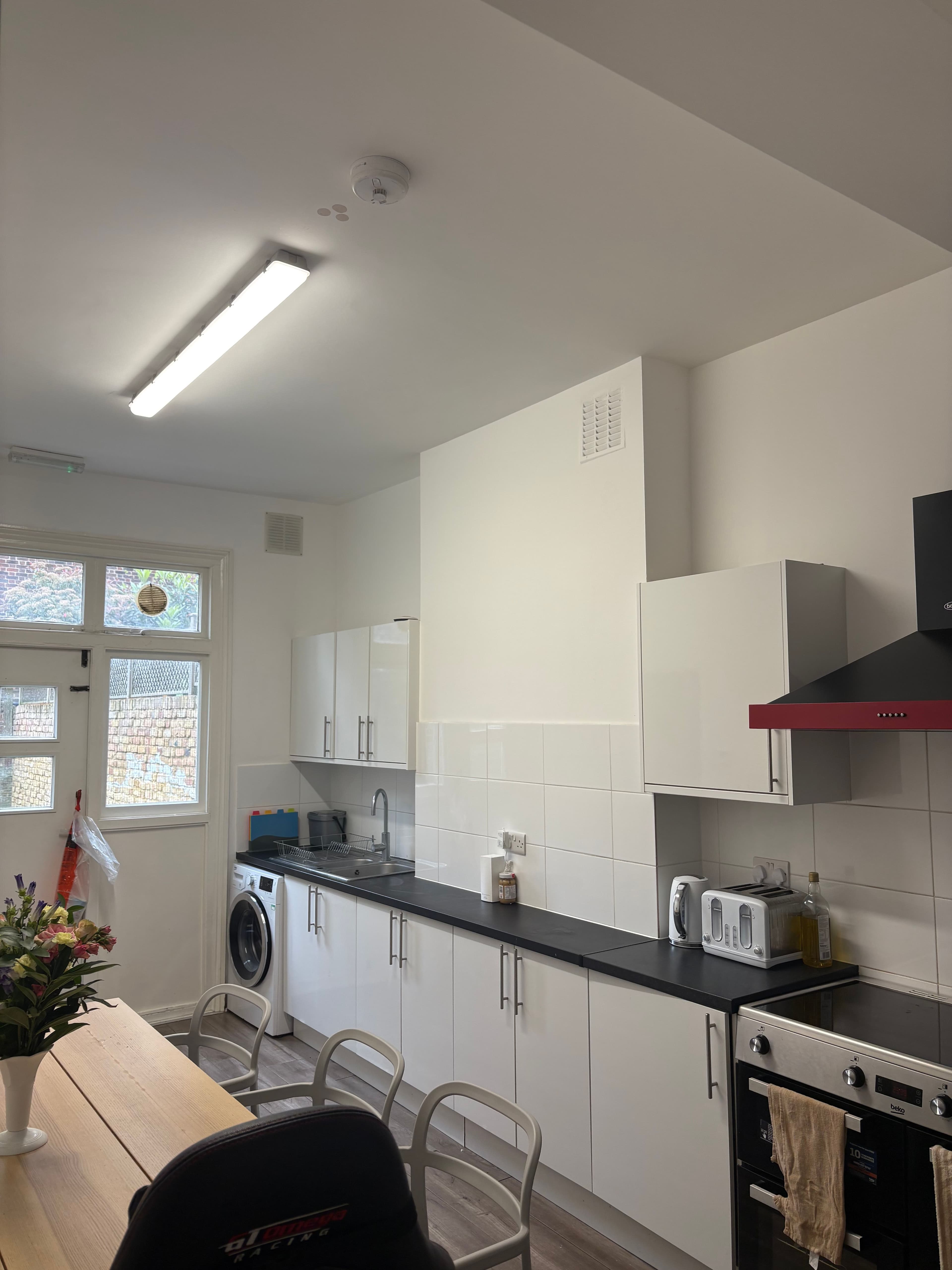 Tenancy Takeover in Balham - photo 4