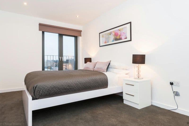 Bright Double Room with Private Bathroom near Oval — photo 4