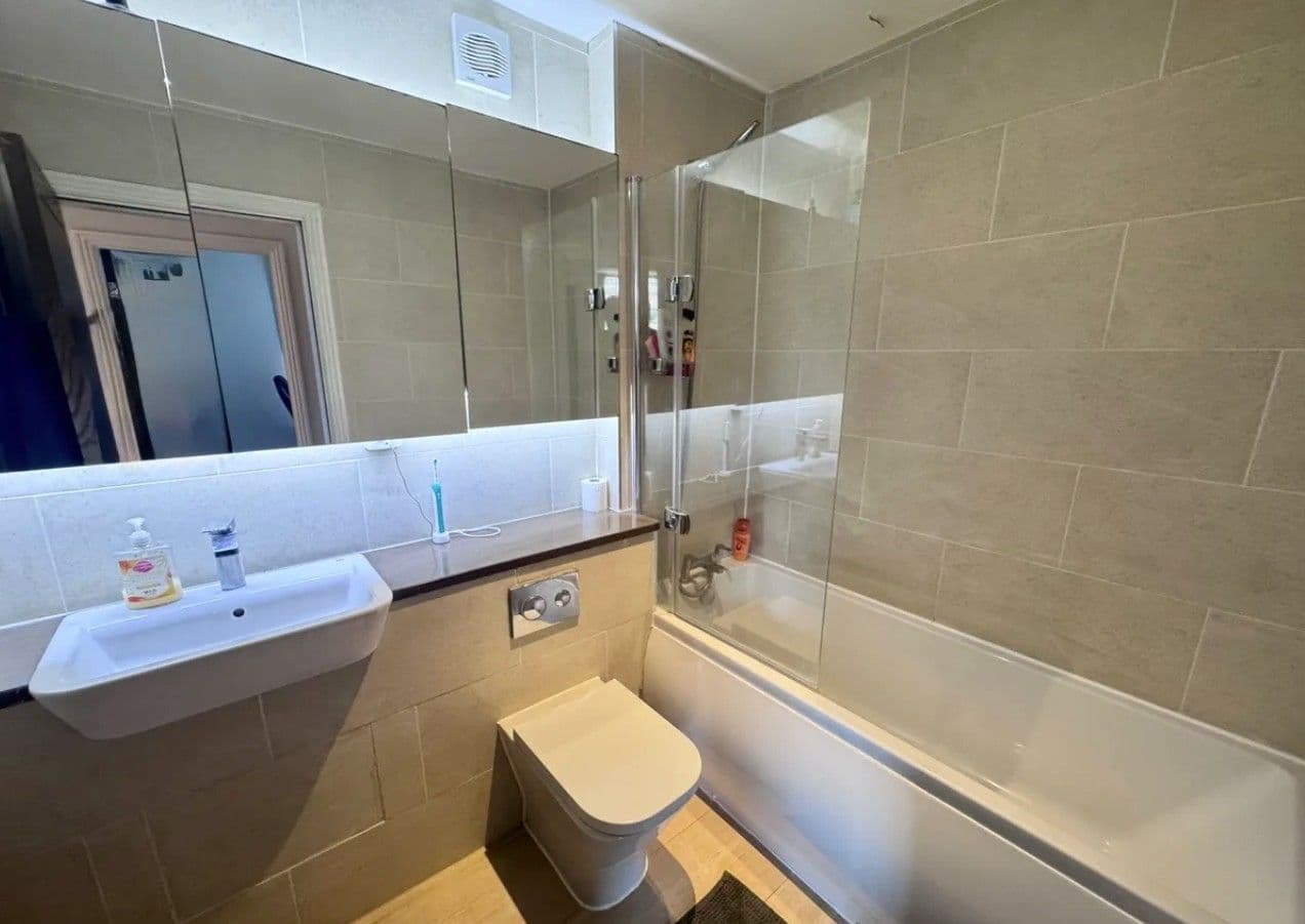 ONE BEDROOM FLAT IN ISLINGTON FOR LET - photo 4