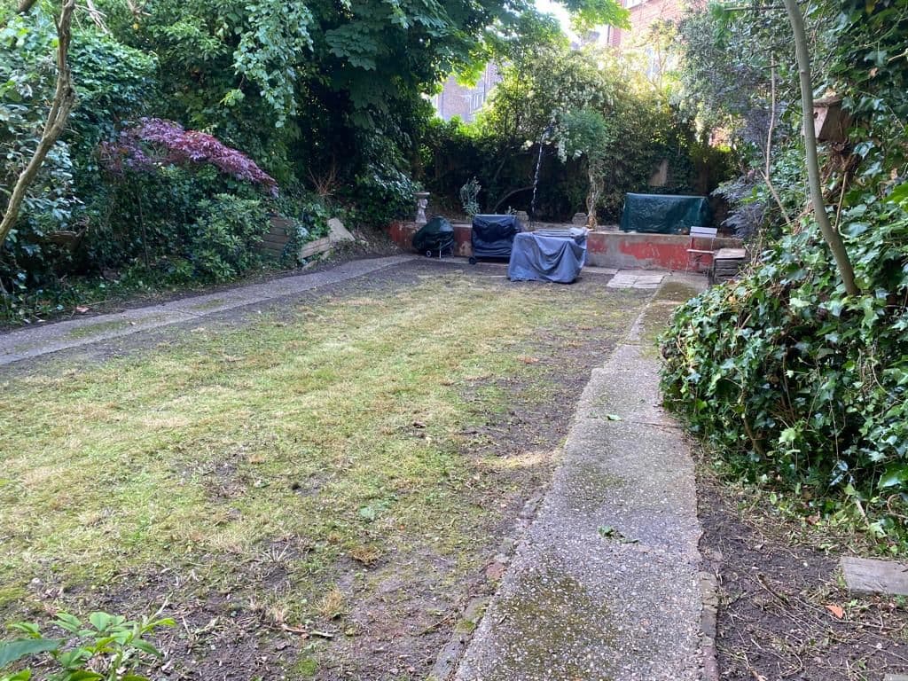 Stunning 3 bed gem with garden - photo 4