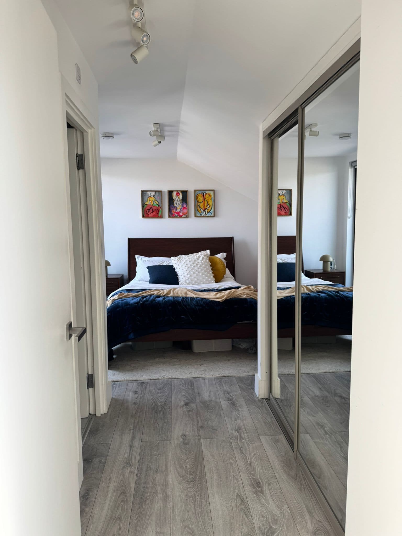 DOUBLE BEDROOM WITH ENSUIT AVAILABLE - photo 3
