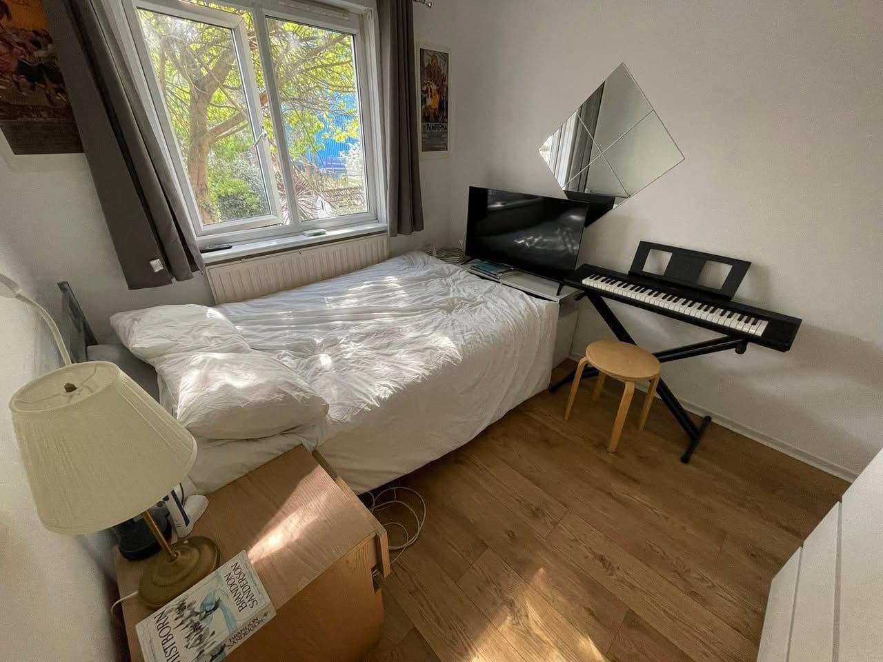 Double Room In White City. 10 Min Walk From Imperial White City Campus And Hammersmith Campus 🫶🫶 - photo 1