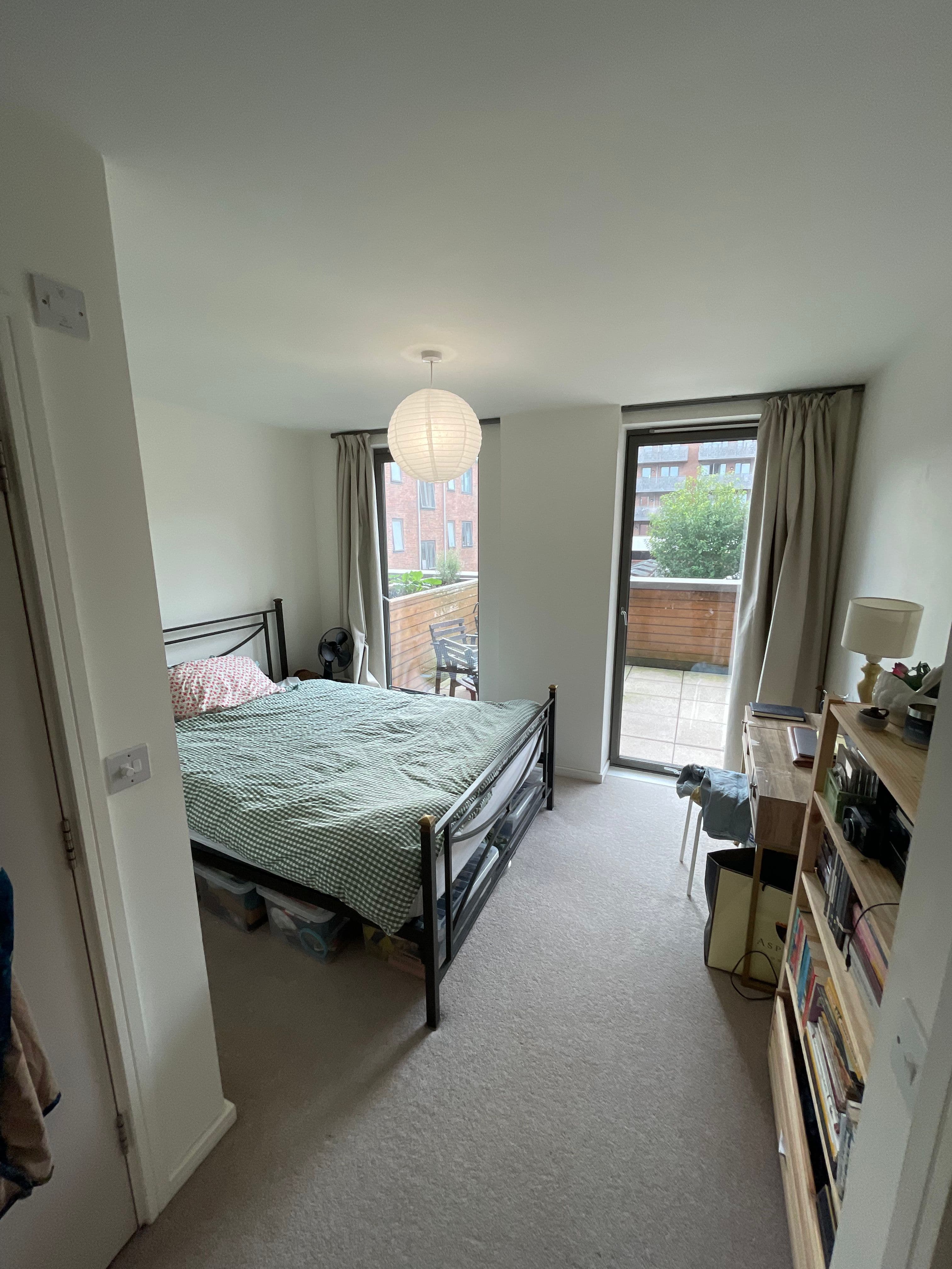 Spacious Ensuite Room with Balcony Access – Canning Town / Royal Docks - photo 1