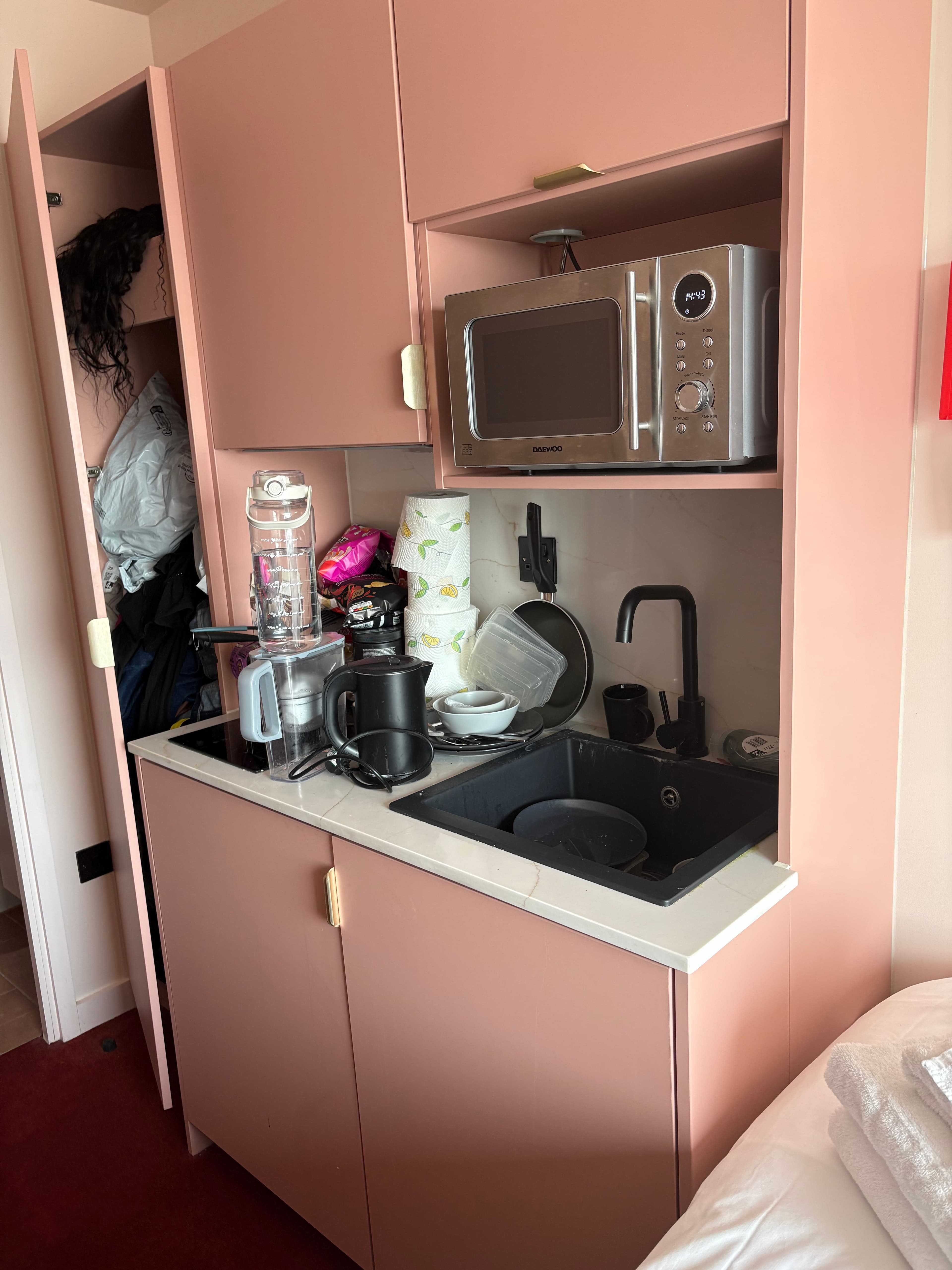 Small studio in Southall - photo 2