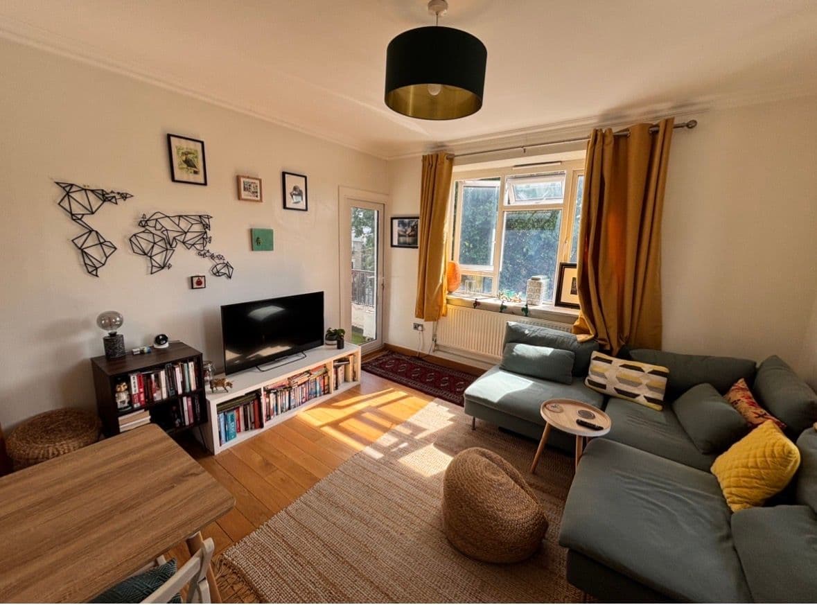 Spacious double room available from 1 August in beautiful Brixton flat! — photo 3
