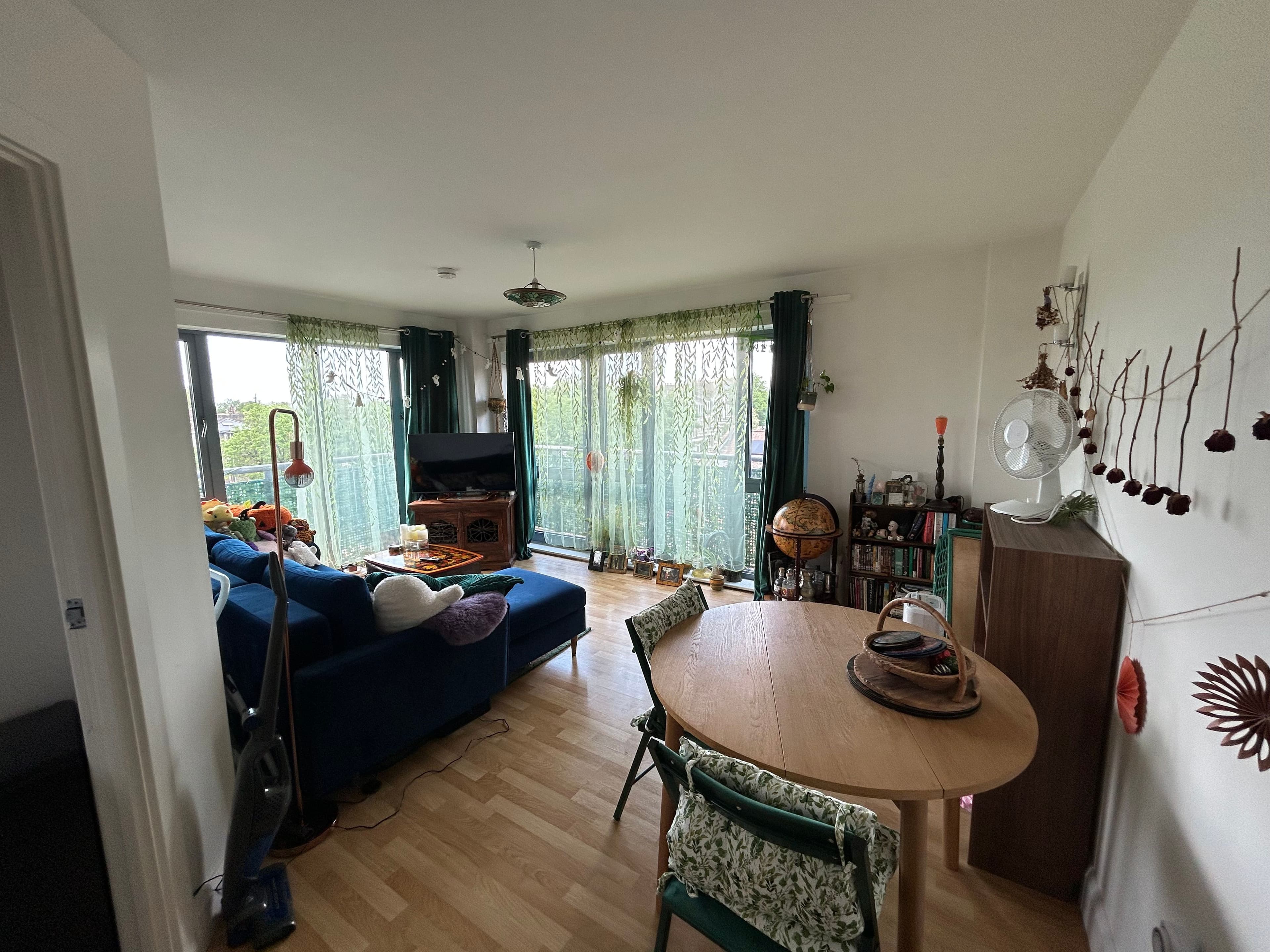 Bright spacious Double room available from 25/06 - photo 1