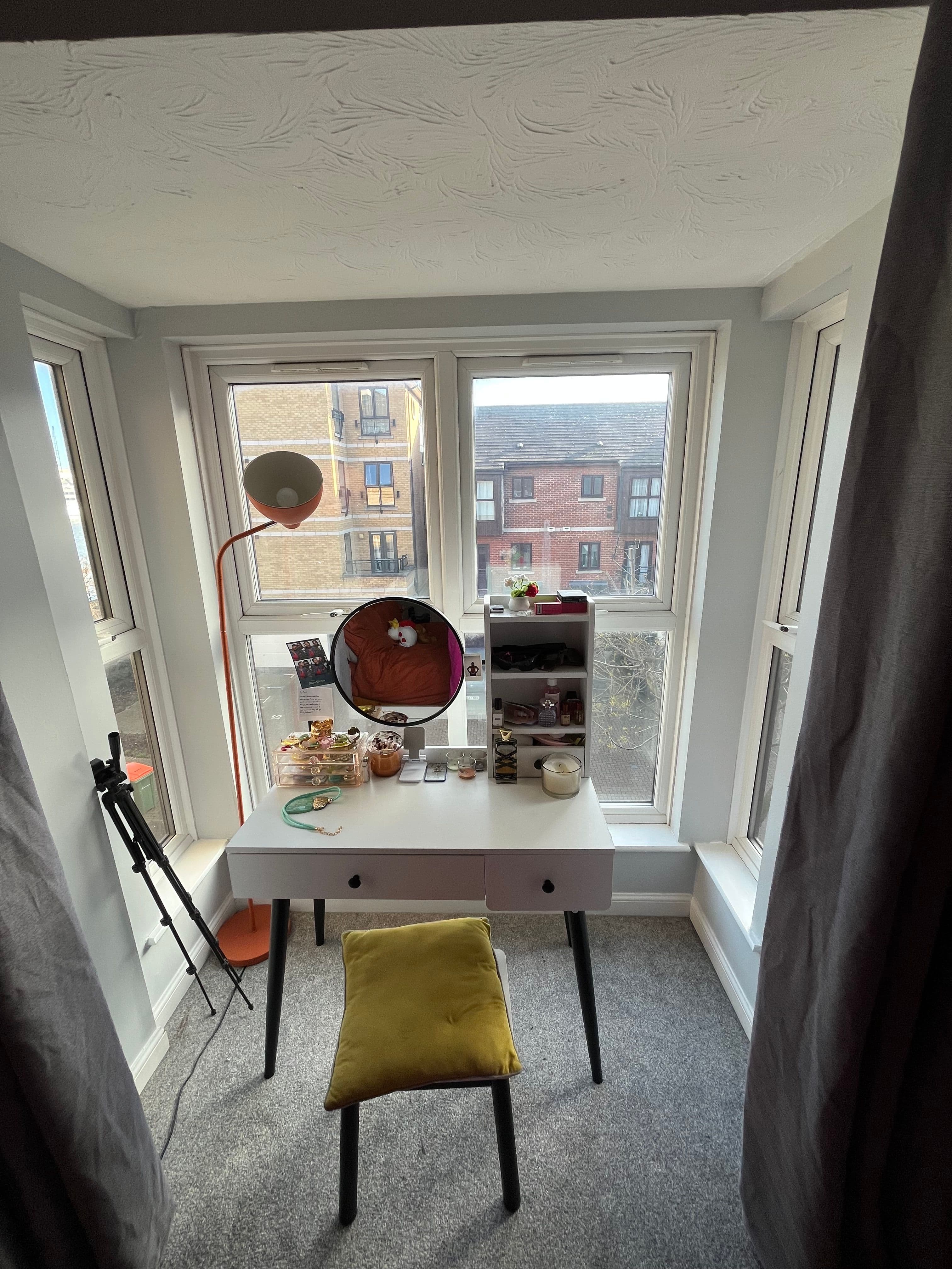 Top floor En-suite bedroom - photo 2
