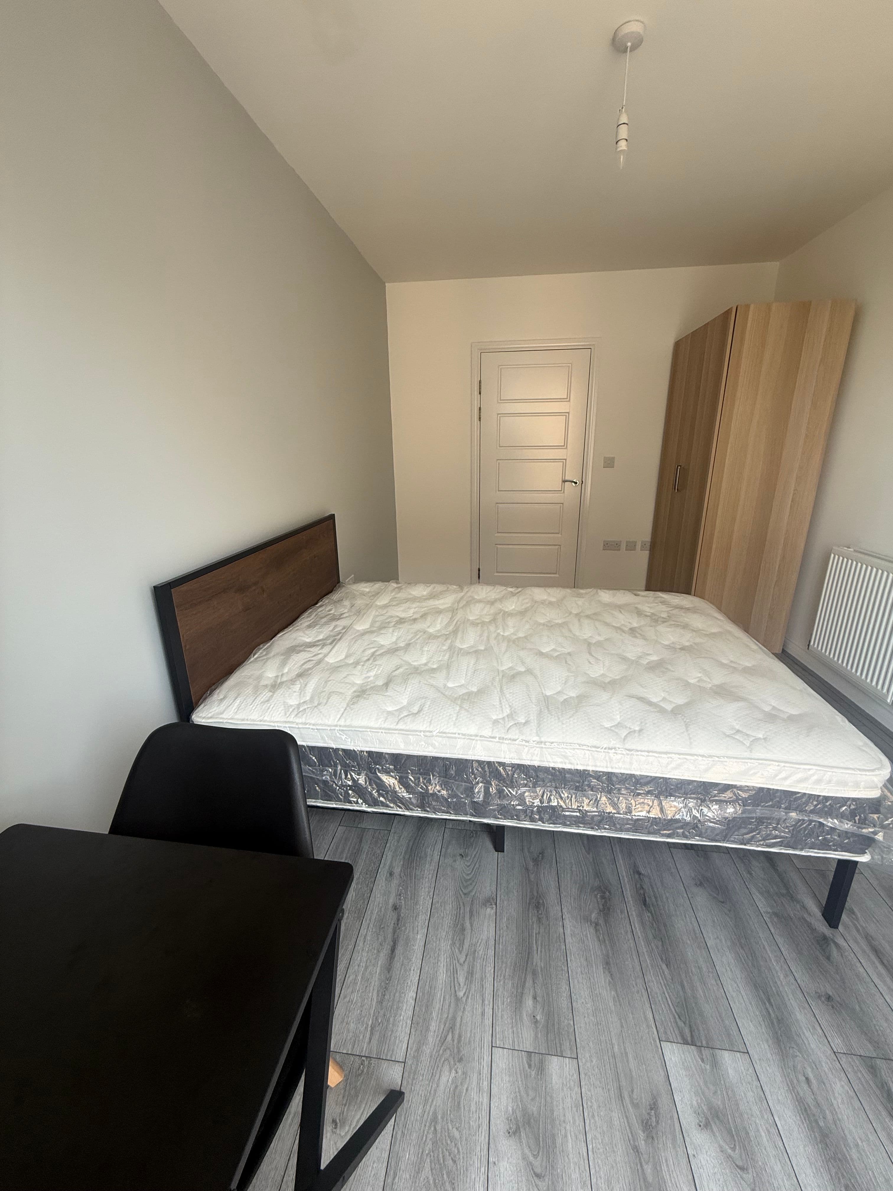 ✨ Spacious Double Room With Big Private Bathroom ✨ - photo 2