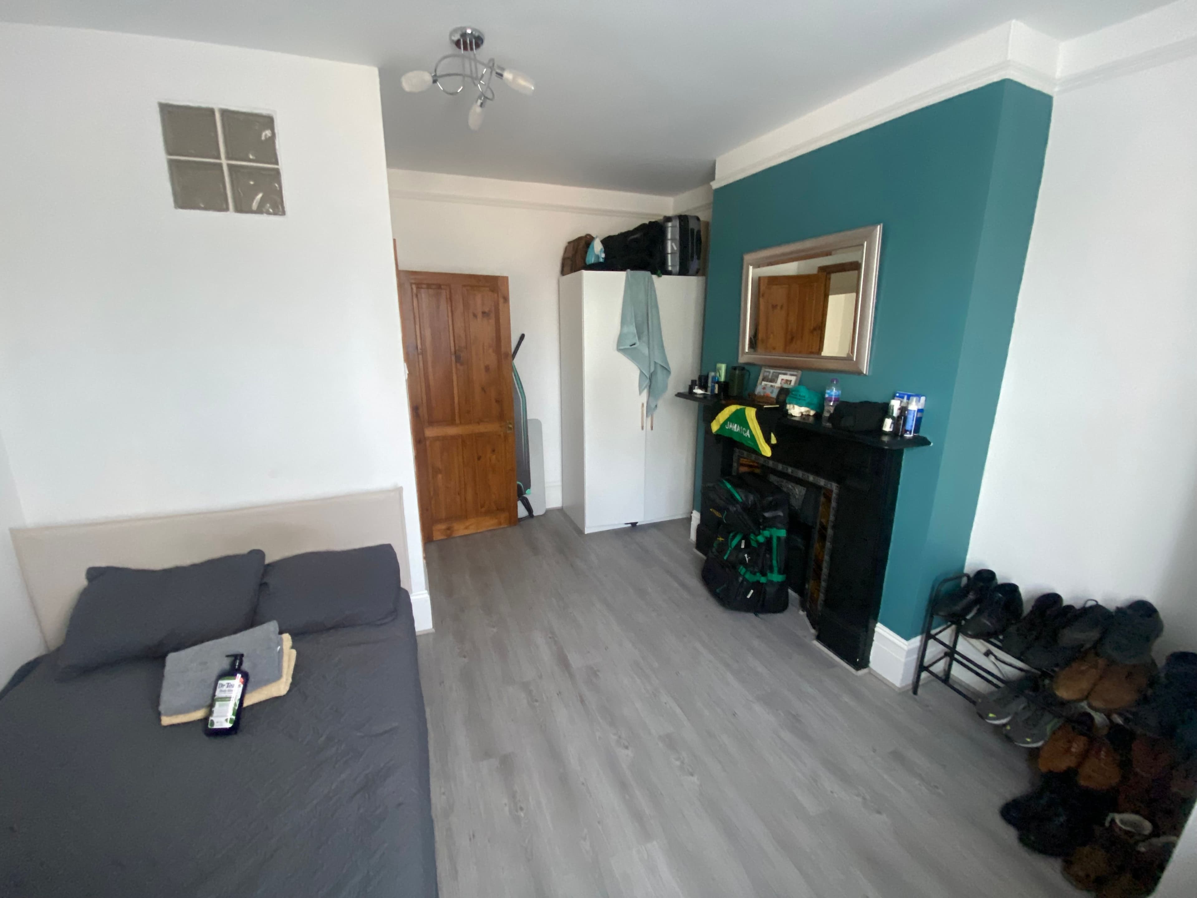 Lovely bright double available 6th Aug — photo 1
