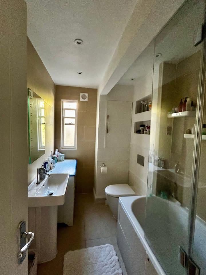 Private Double Room & Bathroom for Rent | Hackney - photo 4
