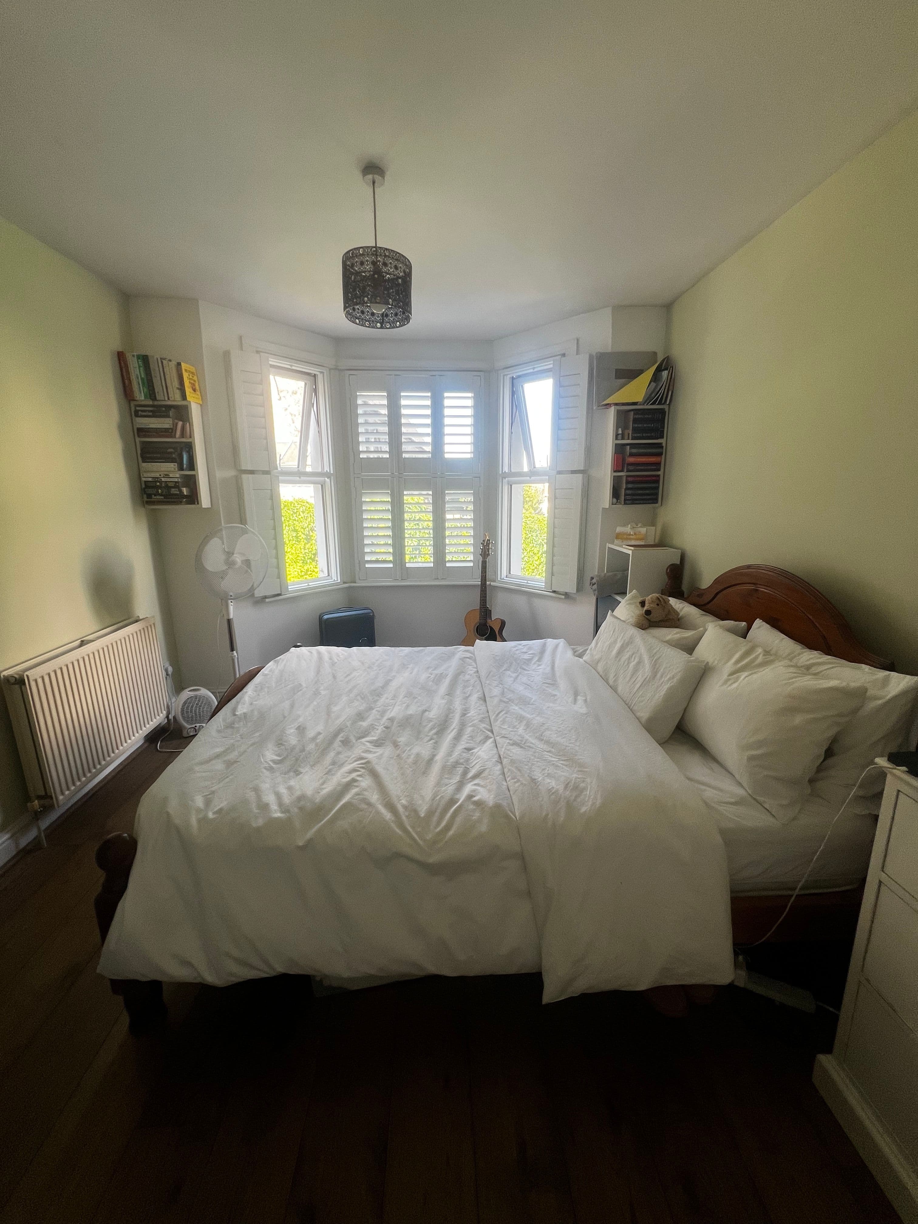 Bright Double Room Opposite Clapham Common - photo 1