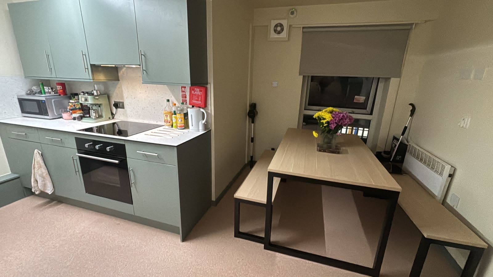 URGENT: TAKE OVER REMAINING LEASE IN STUDENT ACCOM. - photo 2