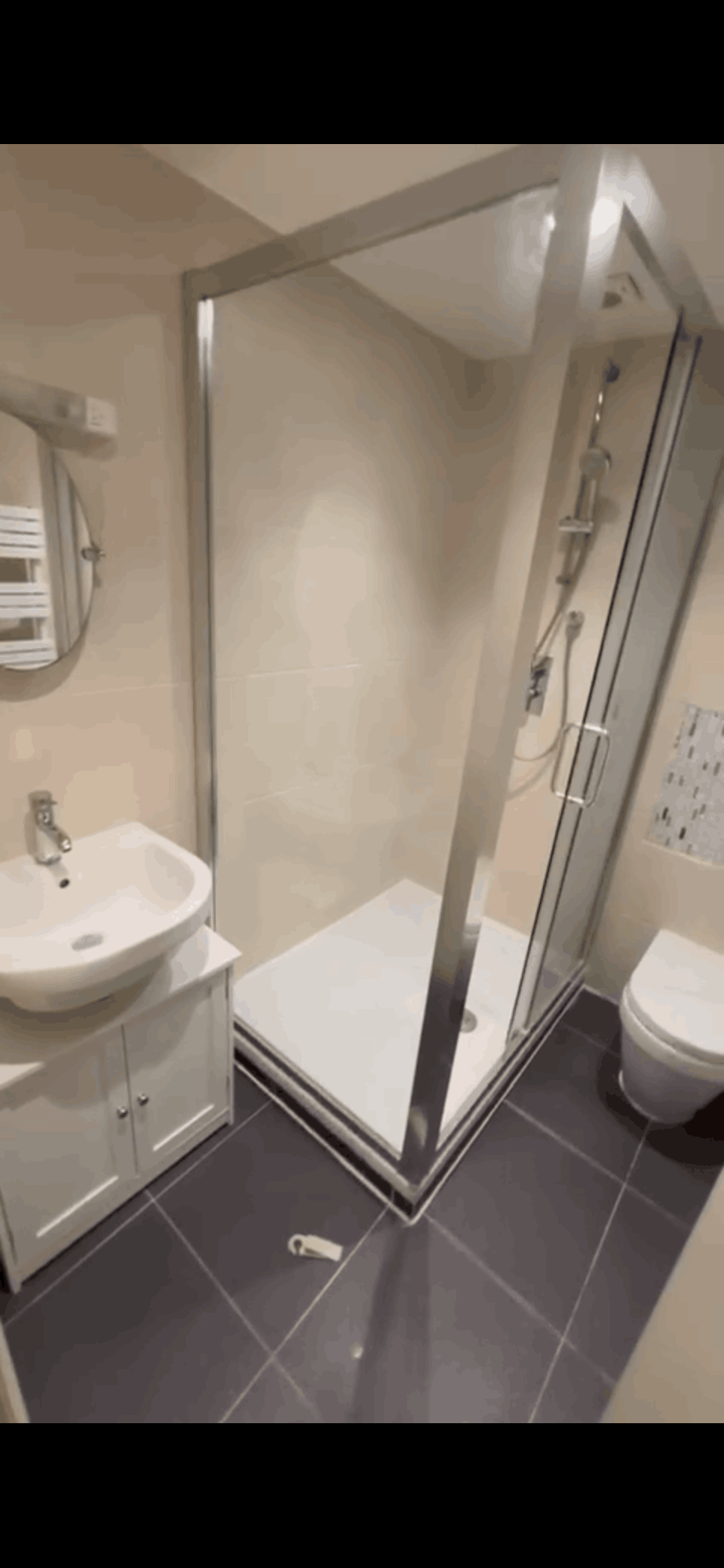 1 ensuite bedroom available in a 2 bed flat shepherds bush - photo 4