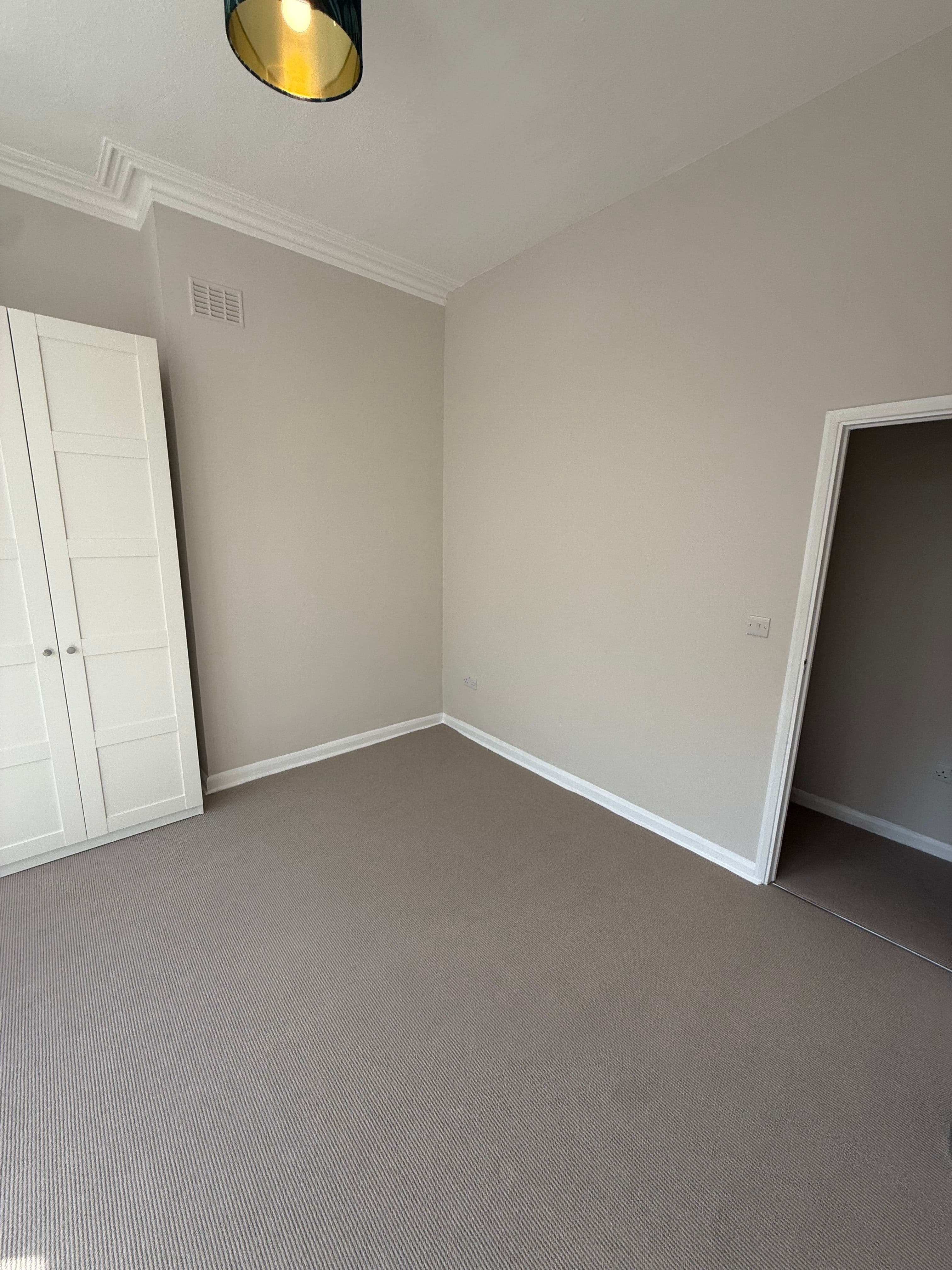 Sunny large double in mansion flat — photo 3