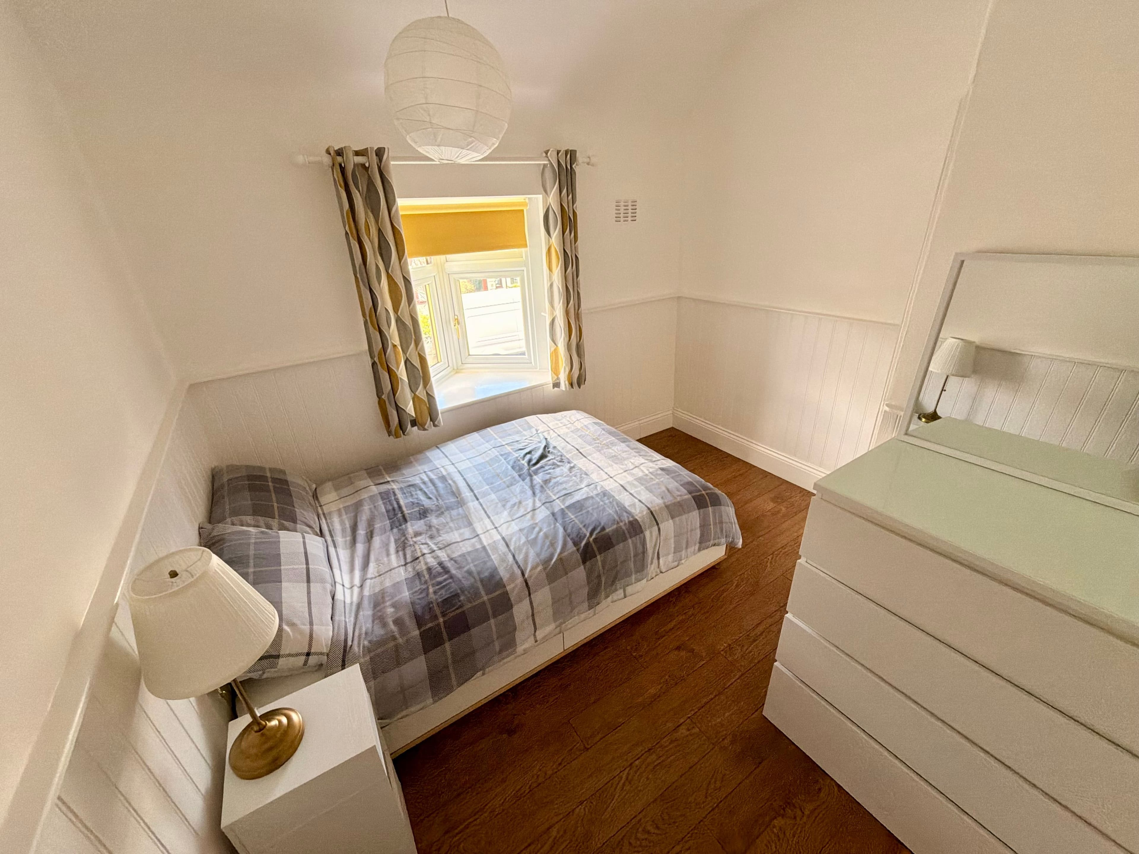 Bright double rooms in Romford from mid July - photo 3