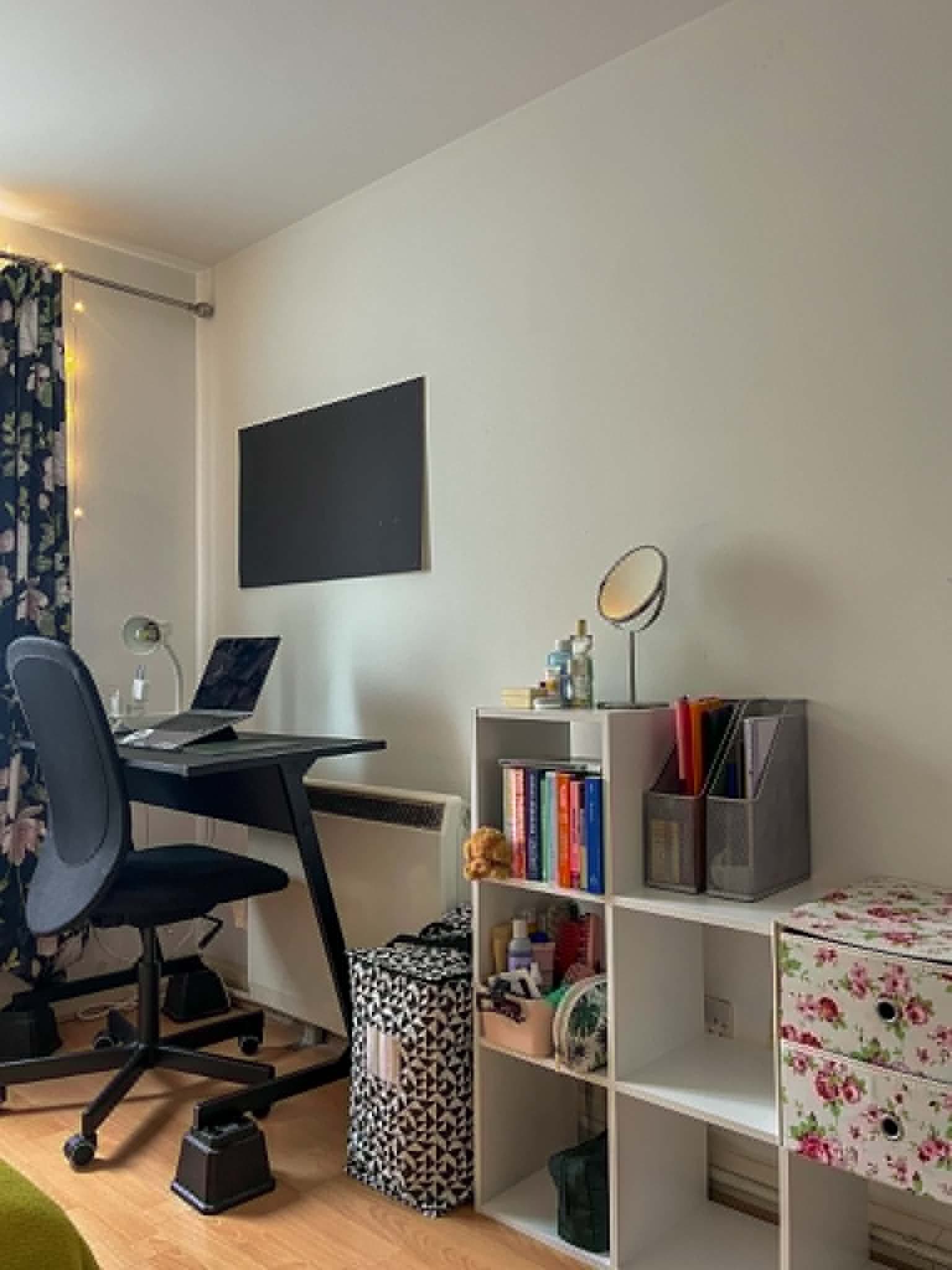 Double Room available in North West London - photo 3